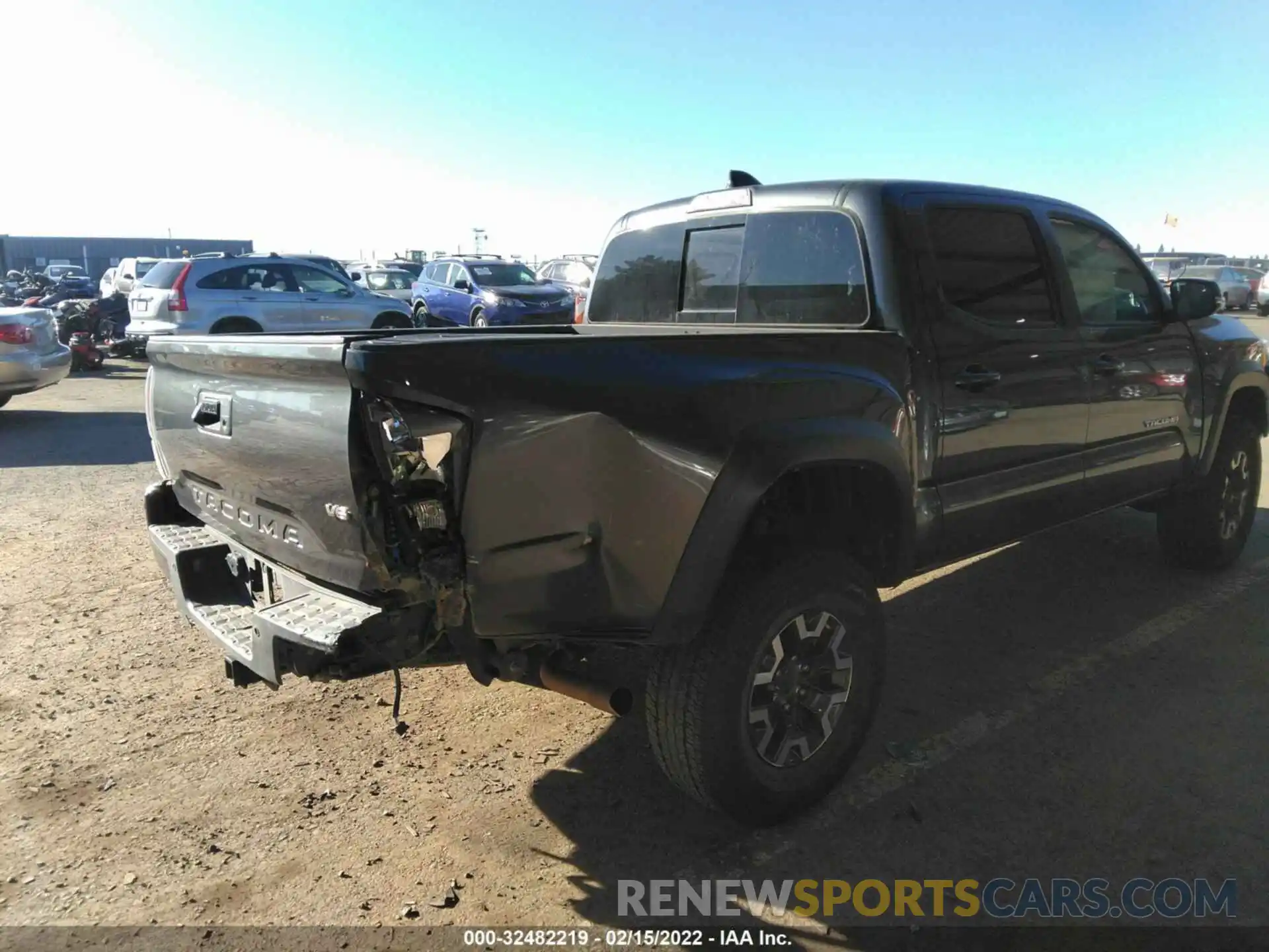 6 Фотография поврежденного автомобиля 5TFCZ5AN1LX230510 TOYOTA TACOMA 4WD 2020