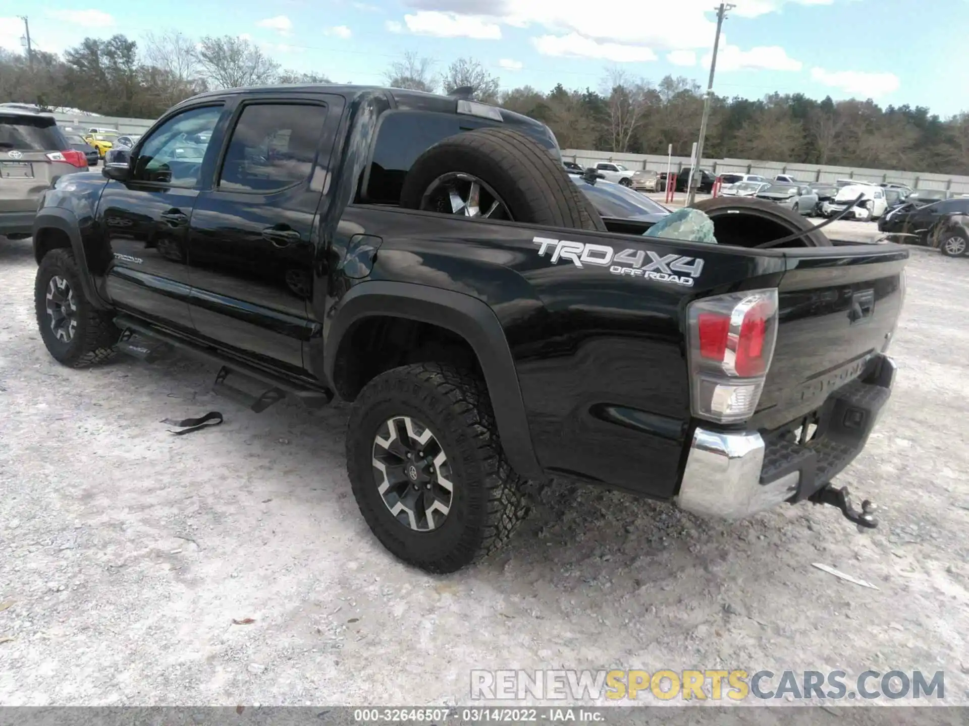 3 Photograph of a damaged car 5TFCZ5AN1LX238557 TOYOTA TACOMA 4WD 2020