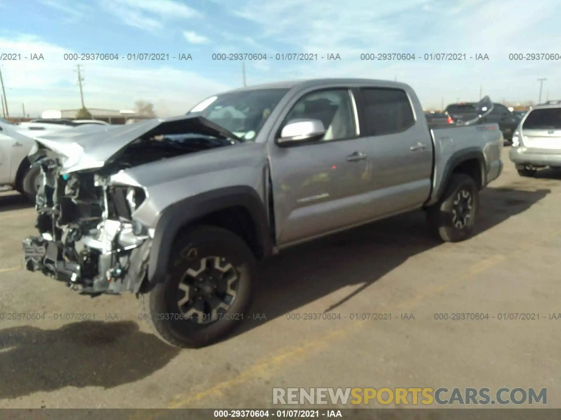 2 Photograph of a damaged car 5TFCZ5AN1LX242592 TOYOTA TACOMA 4WD 2020