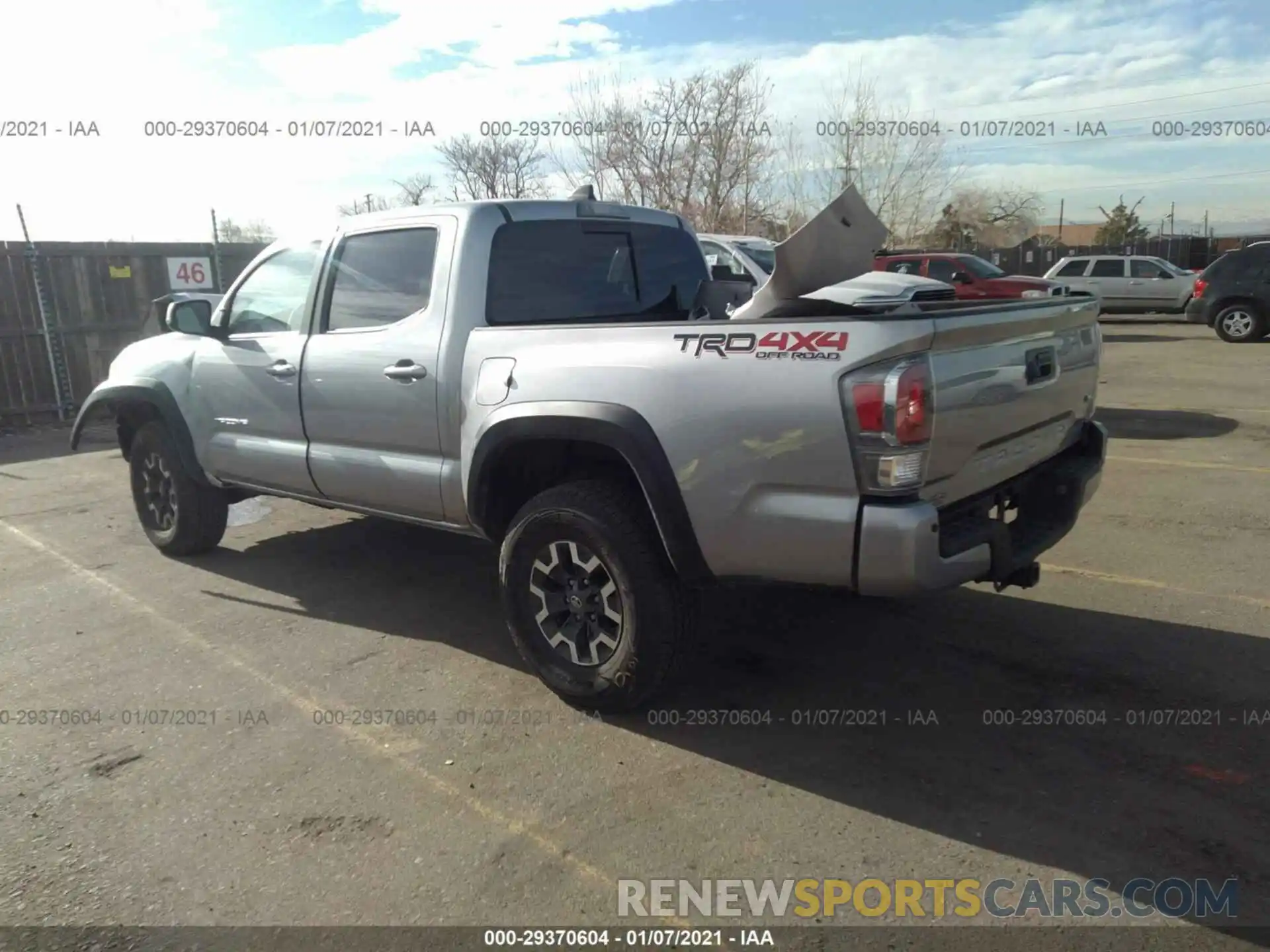 3 Photograph of a damaged car 5TFCZ5AN1LX242592 TOYOTA TACOMA 4WD 2020