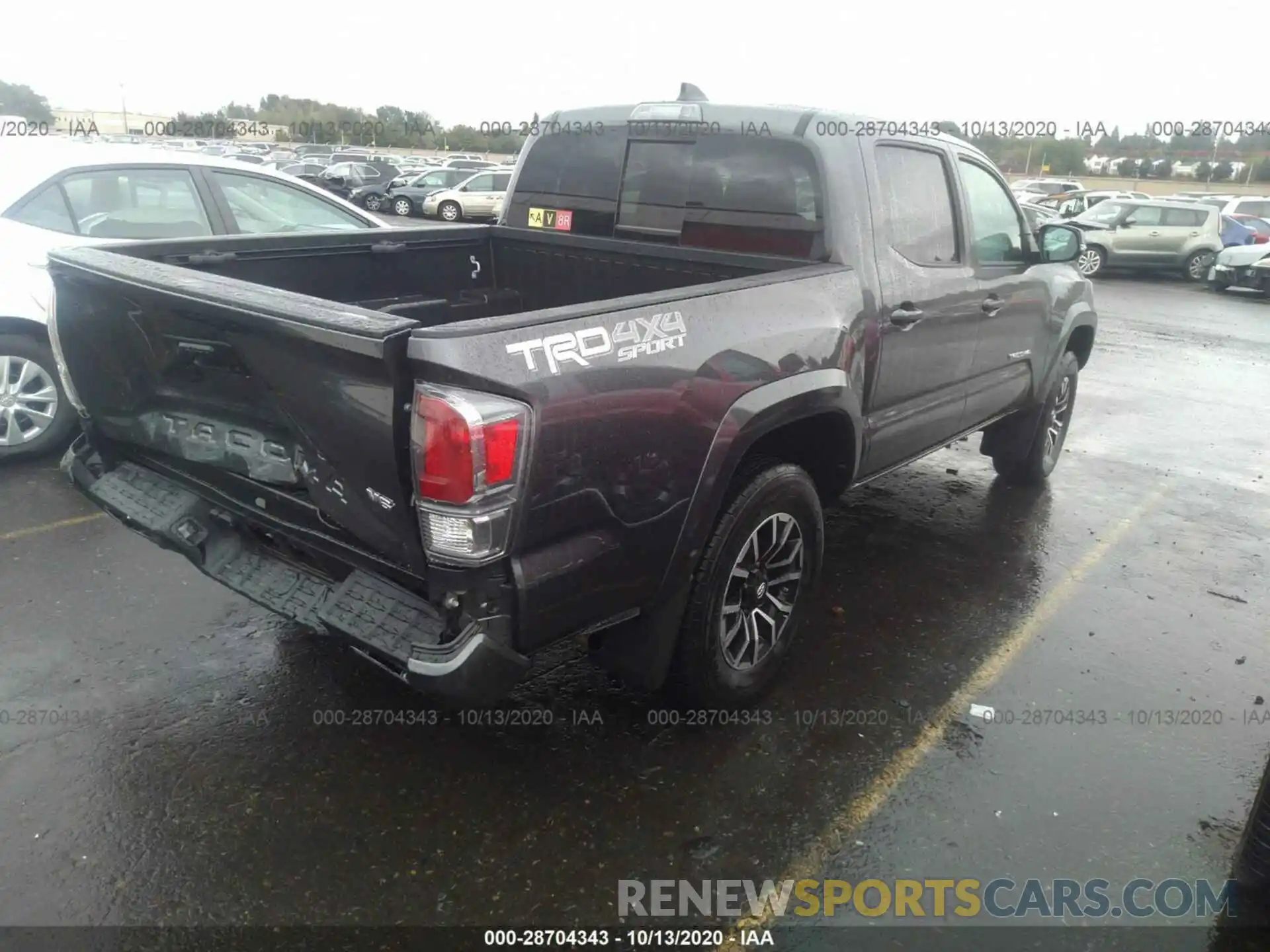 4 Photograph of a damaged car 5TFCZ5AN2LX215837 TOYOTA TACOMA 4WD 2020