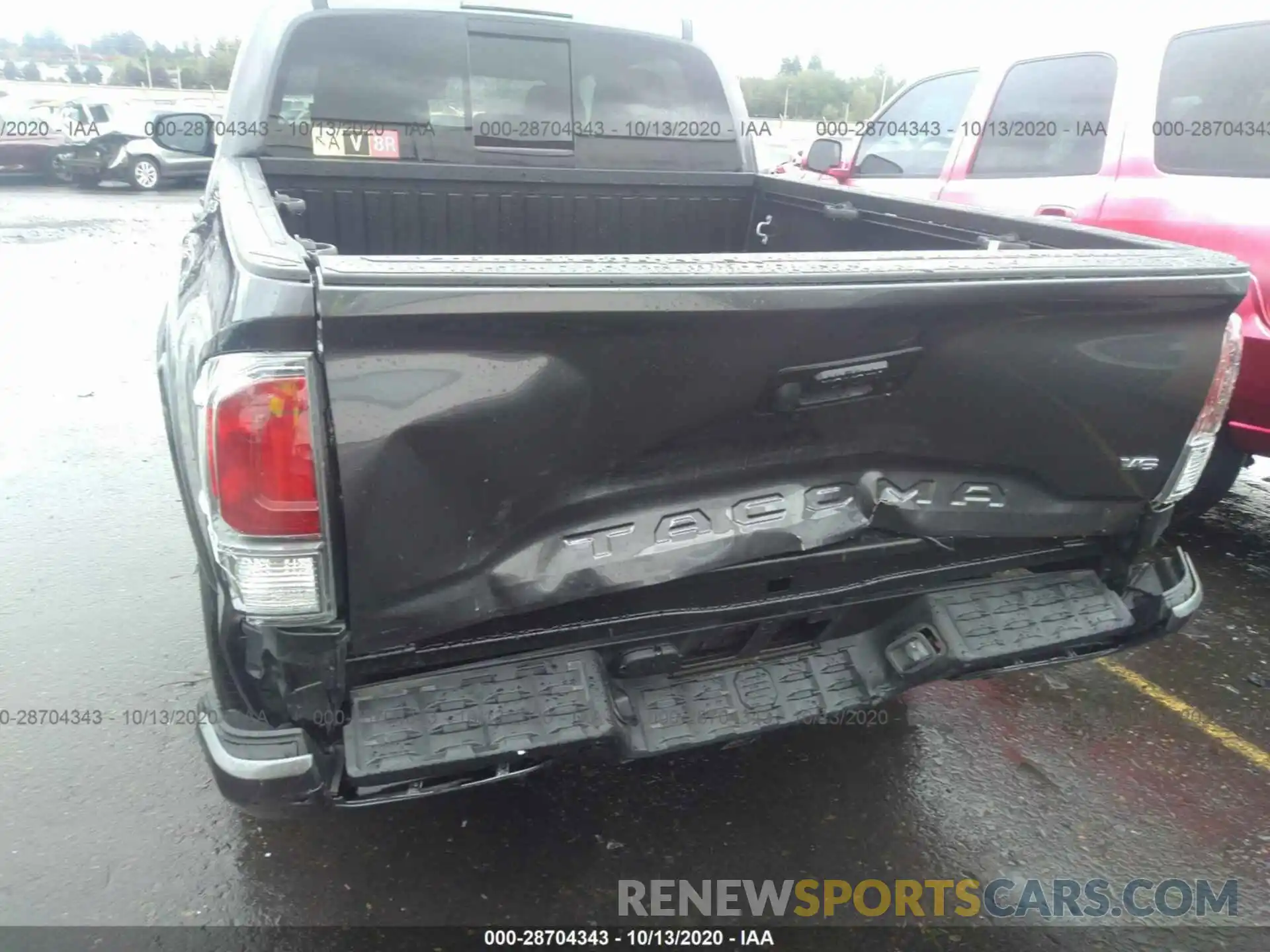 6 Photograph of a damaged car 5TFCZ5AN2LX215837 TOYOTA TACOMA 4WD 2020