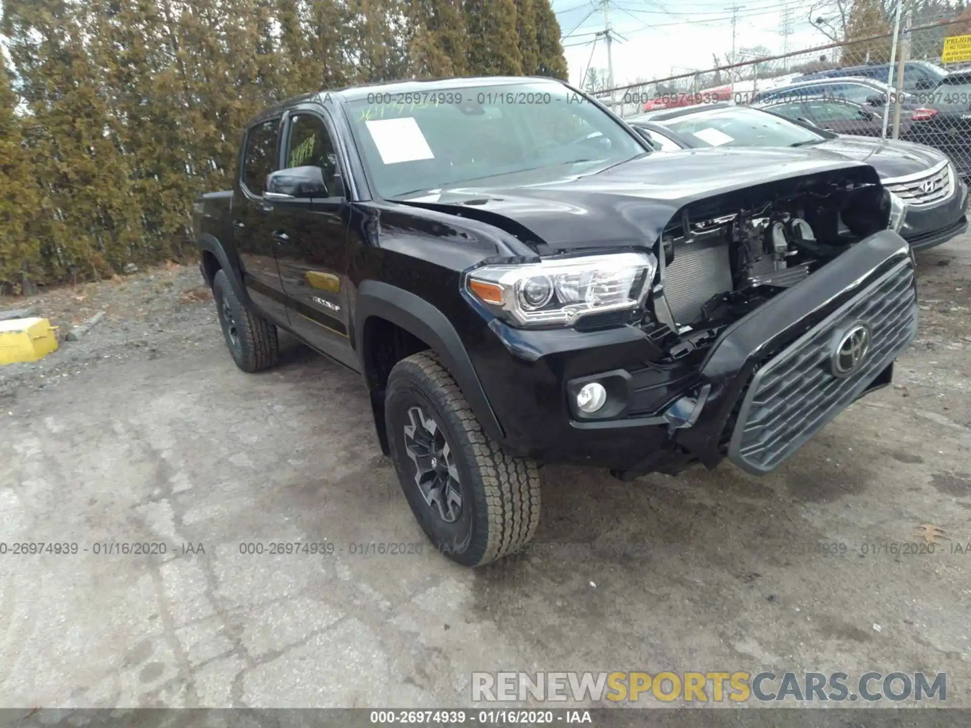 1 Фотография поврежденного автомобиля 5TFCZ5AN2LX222352 TOYOTA TACOMA 4WD 2020