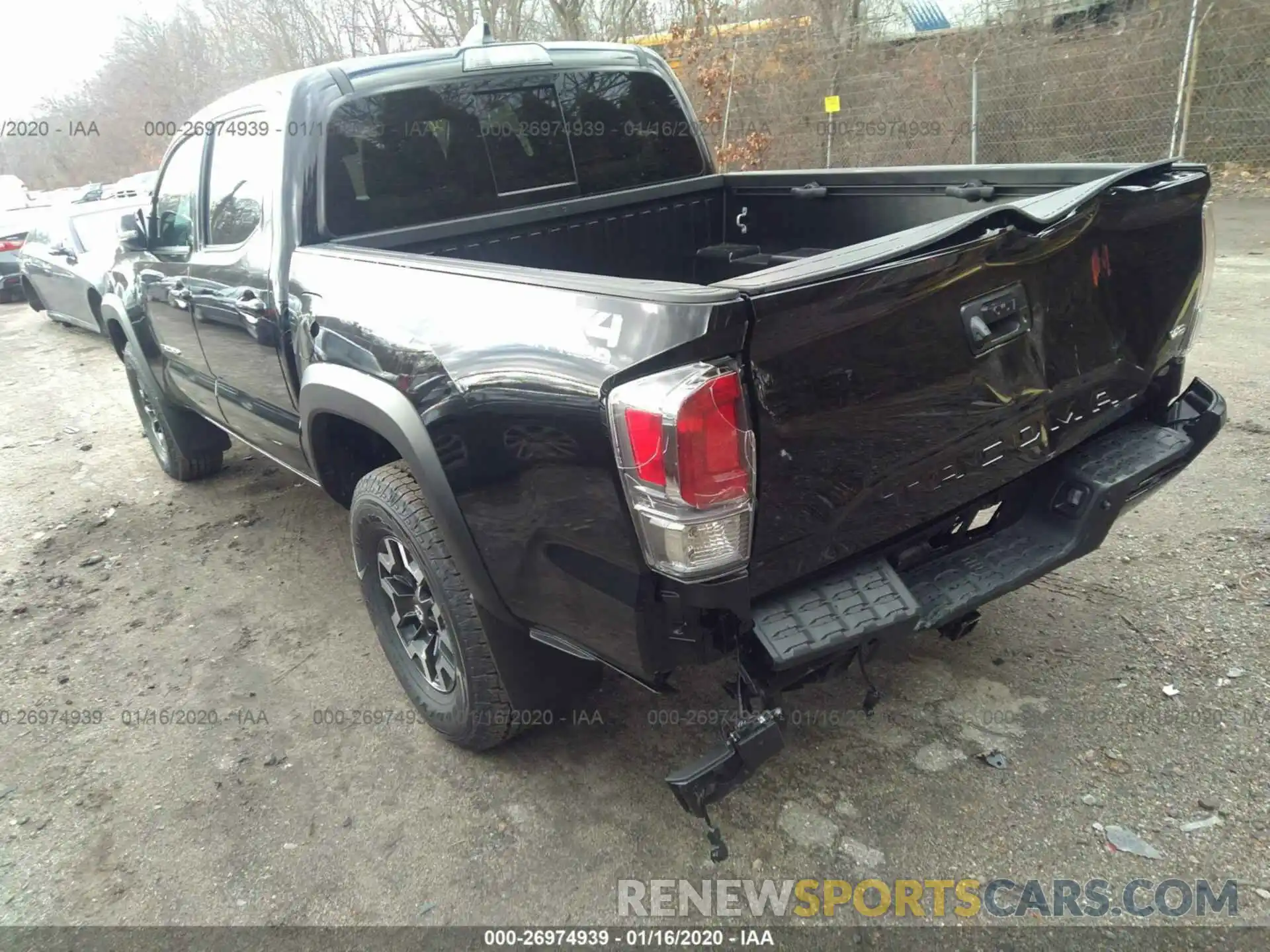 3 Фотография поврежденного автомобиля 5TFCZ5AN2LX222352 TOYOTA TACOMA 4WD 2020