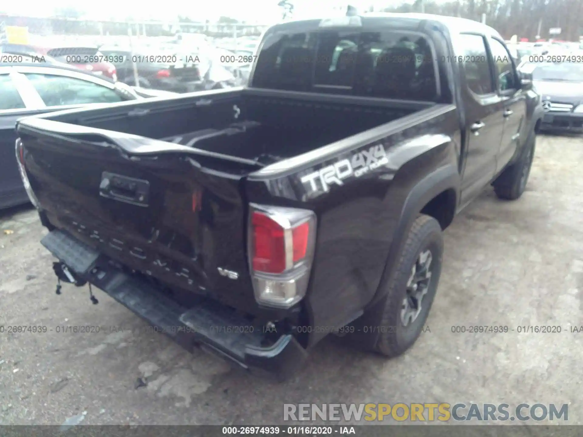 4 Фотография поврежденного автомобиля 5TFCZ5AN2LX222352 TOYOTA TACOMA 4WD 2020