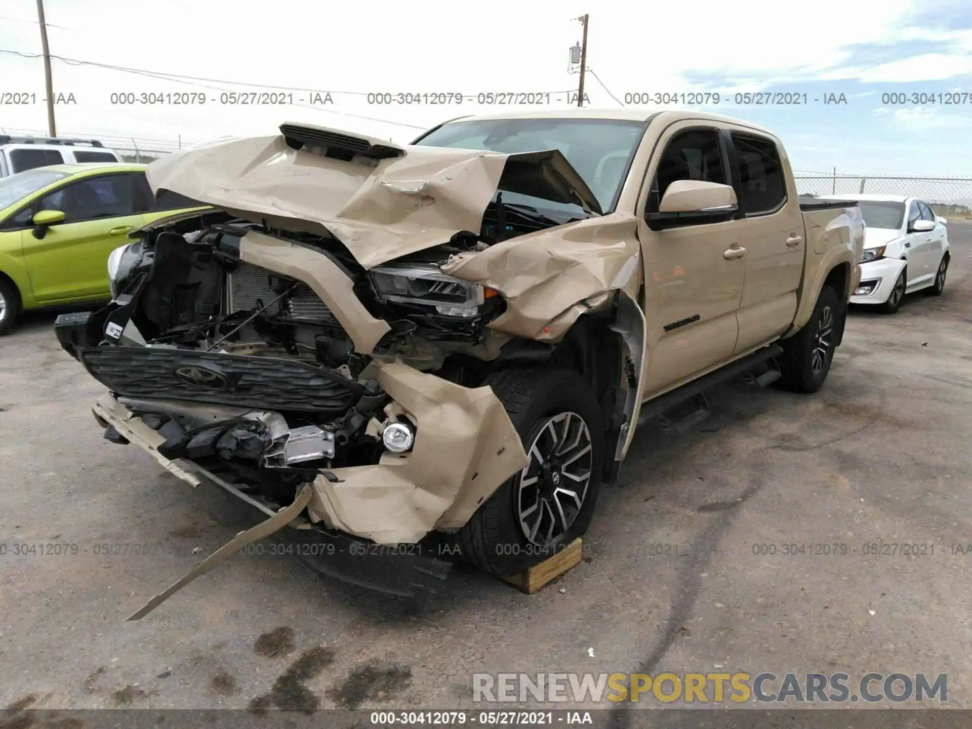 2 Photograph of a damaged car 5TFCZ5AN2LX228894 TOYOTA TACOMA 4WD 2020