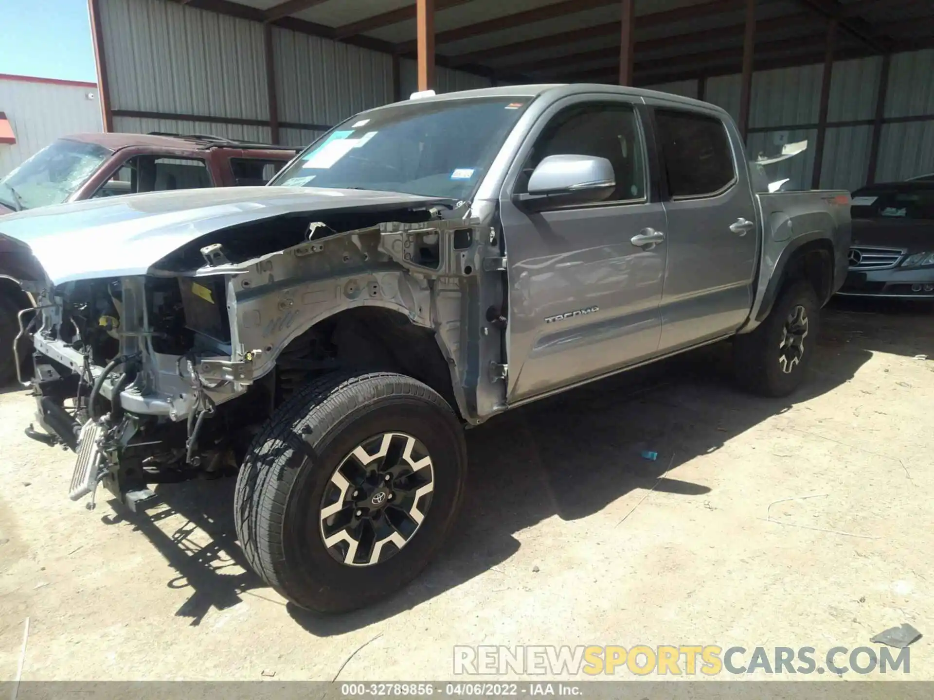 2 Photograph of a damaged car 5TFCZ5AN2LX231309 TOYOTA TACOMA 4WD 2020