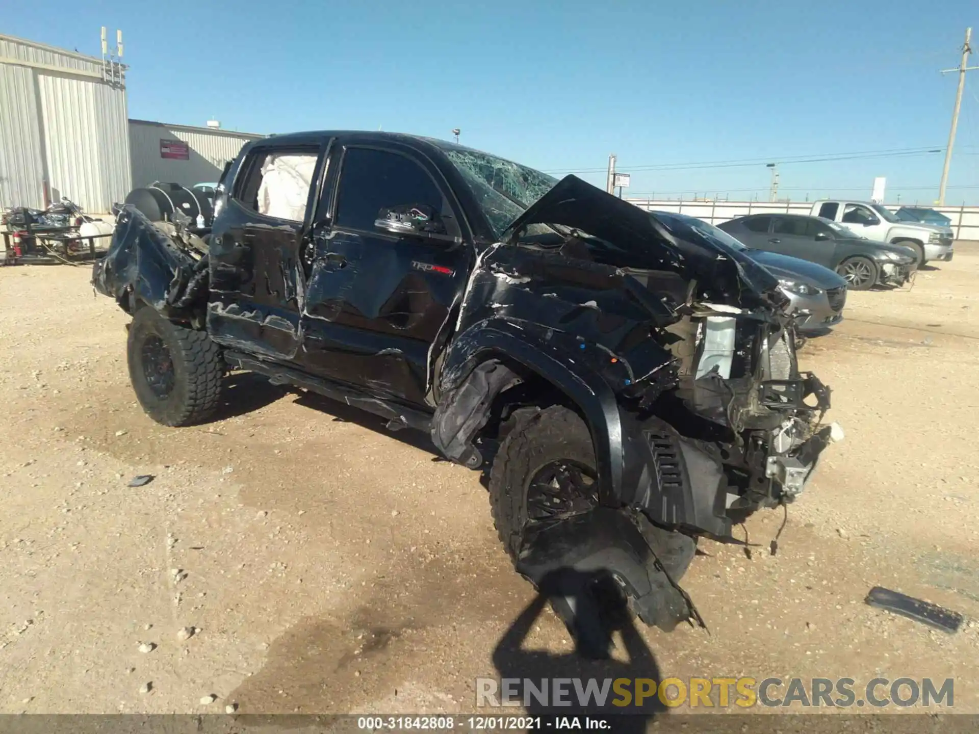 1 Photograph of a damaged car 5TFCZ5AN2LX236283 TOYOTA TACOMA 4WD 2020