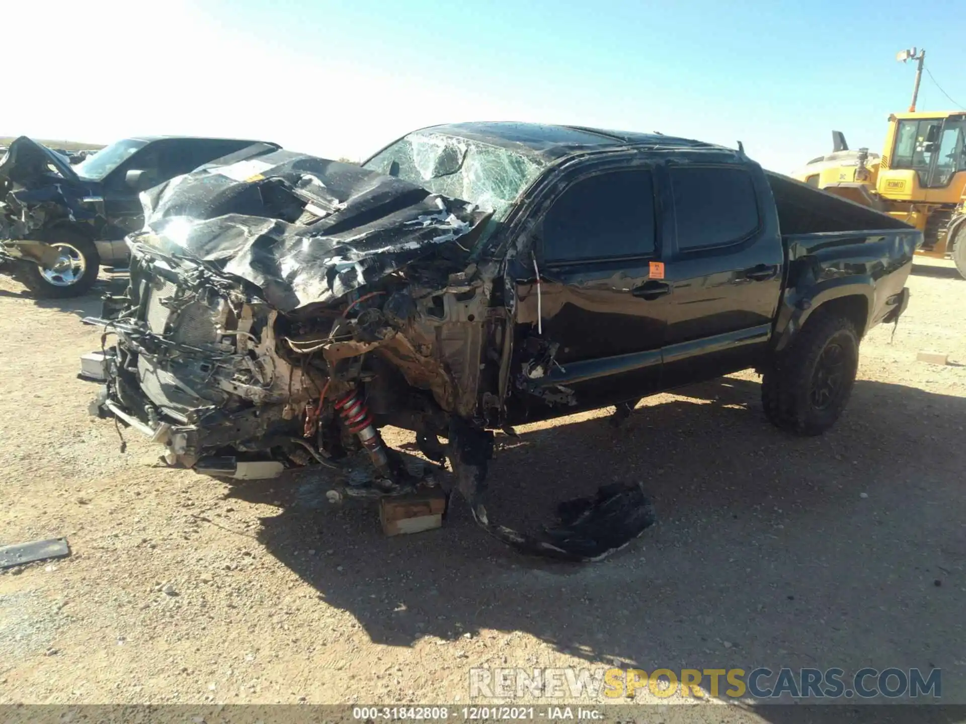 2 Photograph of a damaged car 5TFCZ5AN2LX236283 TOYOTA TACOMA 4WD 2020