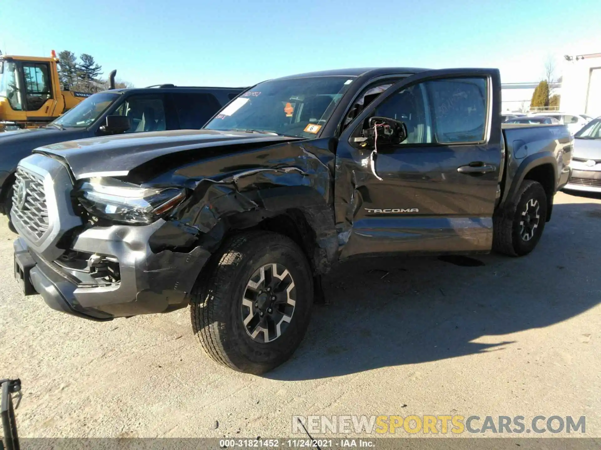 2 Photograph of a damaged car 5TFCZ5AN2LX237286 TOYOTA TACOMA 4WD 2020