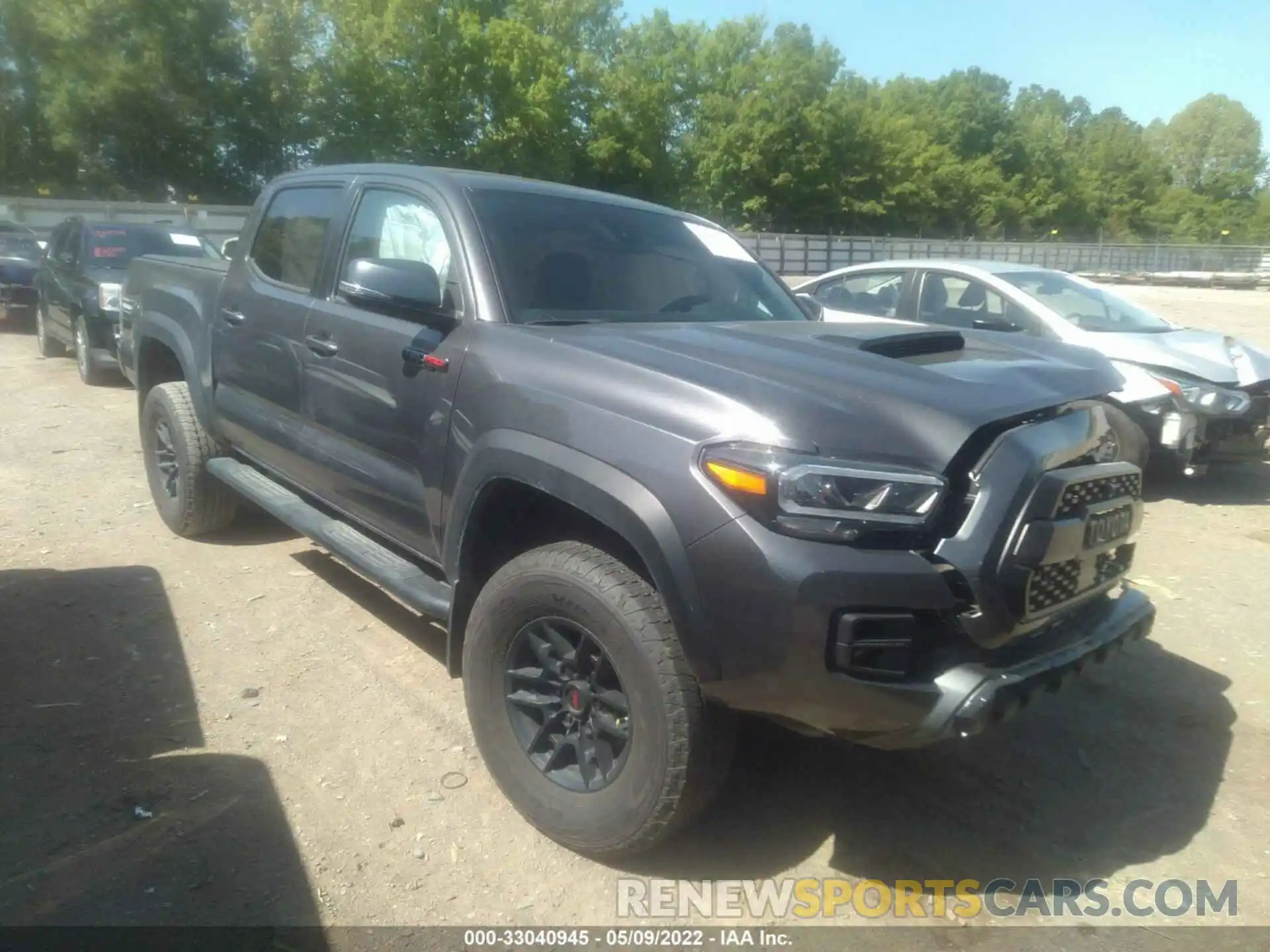 1 Photograph of a damaged car 5TFCZ5AN2LX239572 TOYOTA TACOMA 4WD 2020