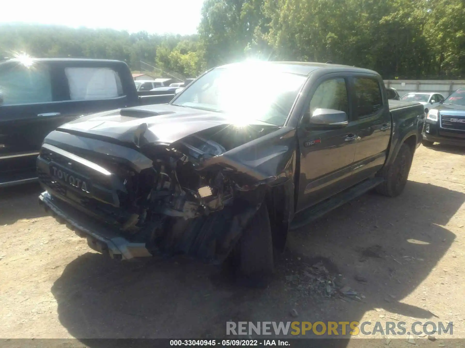 2 Photograph of a damaged car 5TFCZ5AN2LX239572 TOYOTA TACOMA 4WD 2020