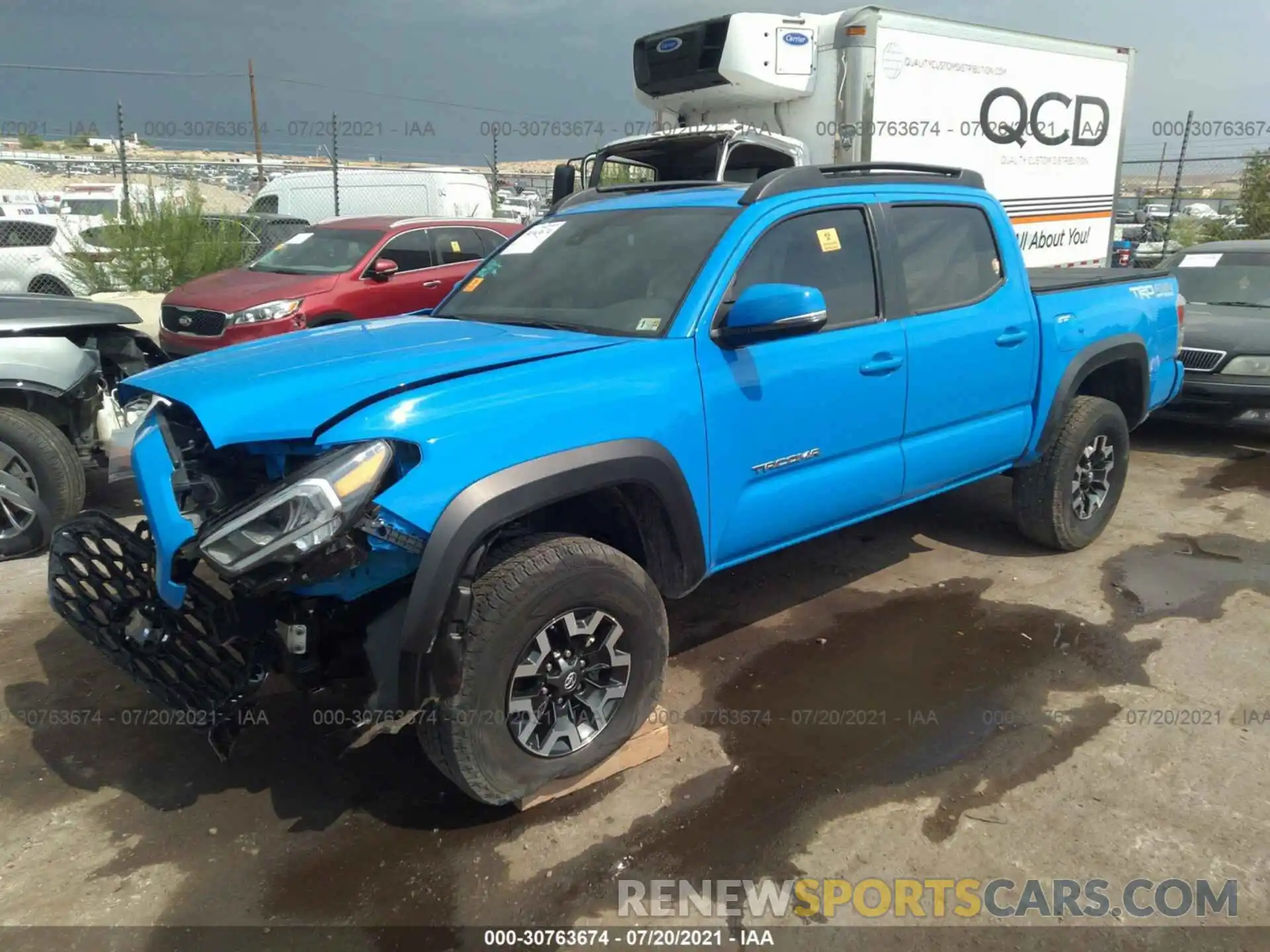 2 Photograph of a damaged car 5TFCZ5AN2LX243265 TOYOTA TACOMA 4WD 2020