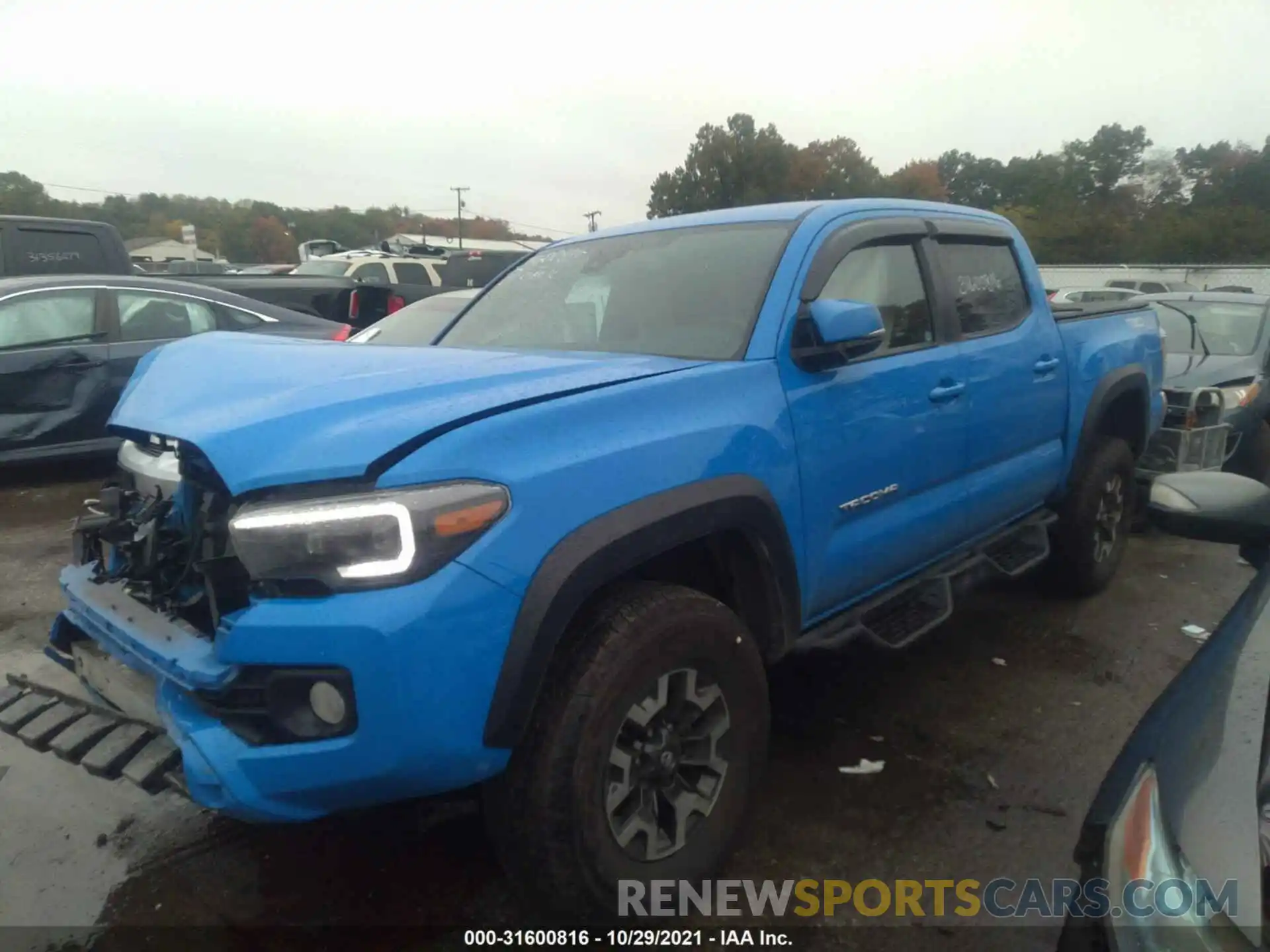 2 Photograph of a damaged car 5TFCZ5AN2LX243704 TOYOTA TACOMA 4WD 2020