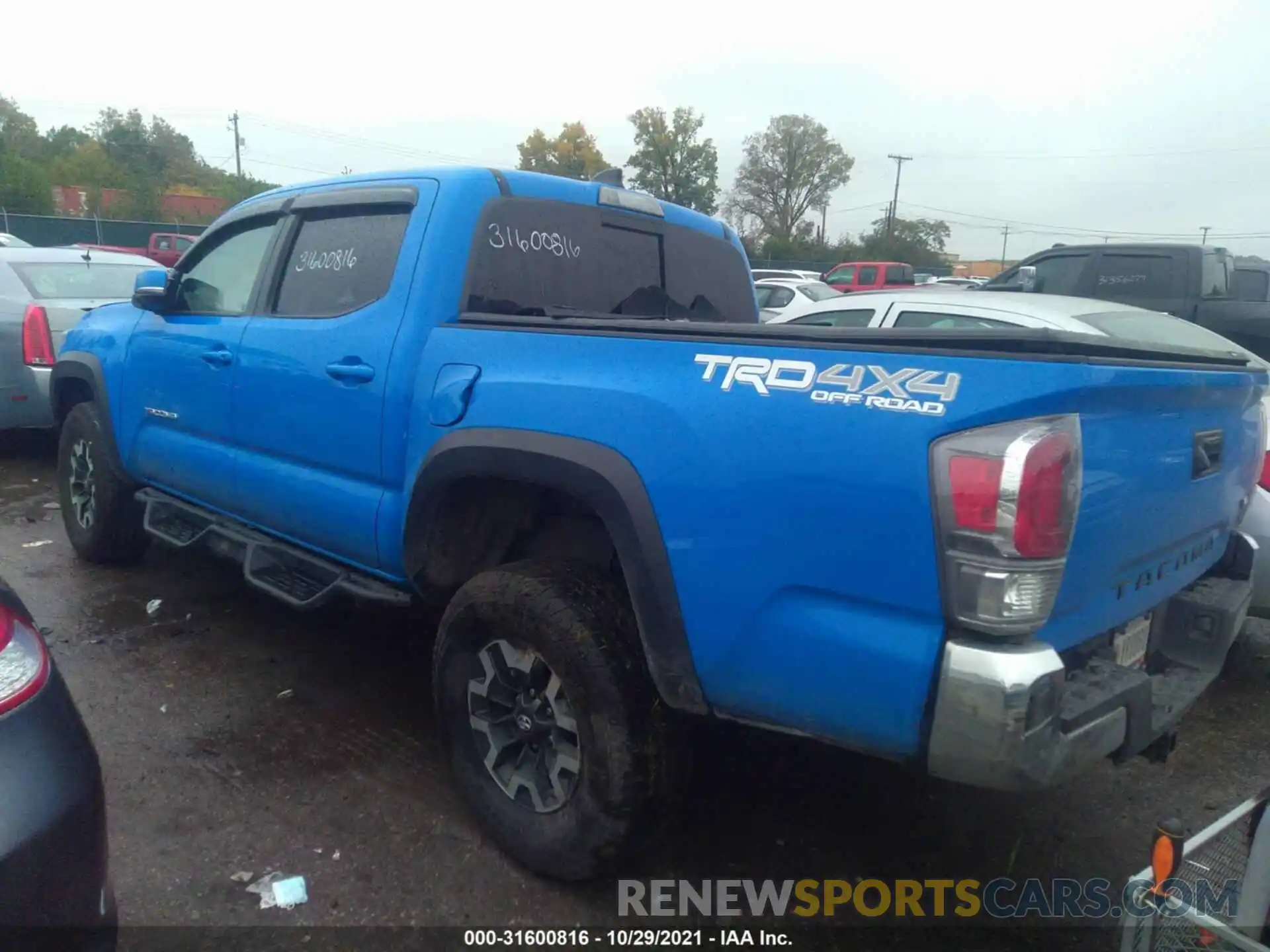 3 Photograph of a damaged car 5TFCZ5AN2LX243704 TOYOTA TACOMA 4WD 2020