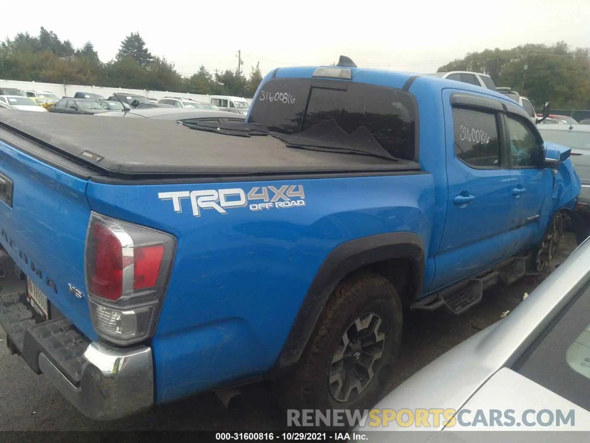 4 Фотография поврежденного автомобиля 5TFCZ5AN2LX243704 TOYOTA TACOMA 4WD 2020