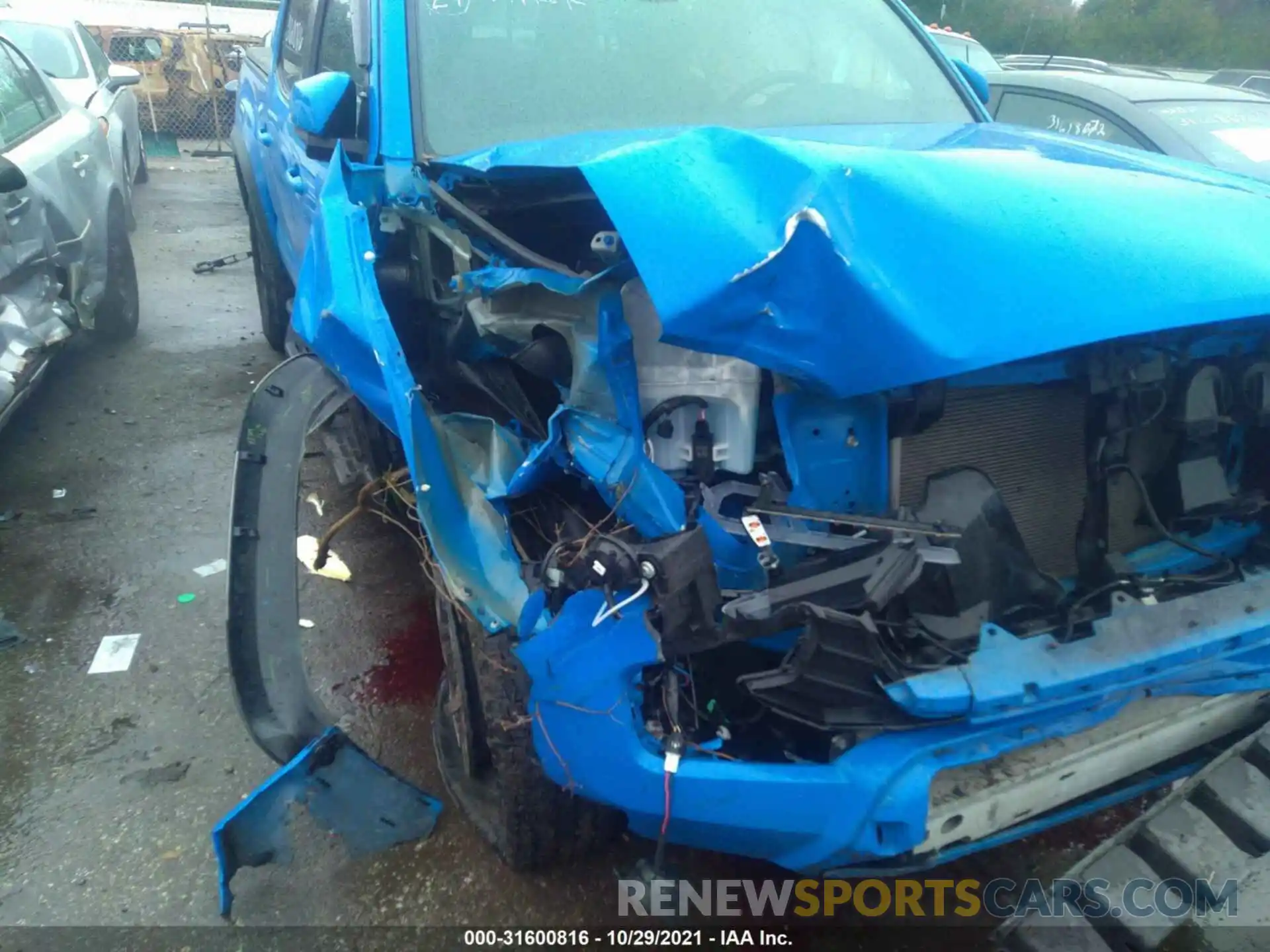 6 Photograph of a damaged car 5TFCZ5AN2LX243704 TOYOTA TACOMA 4WD 2020