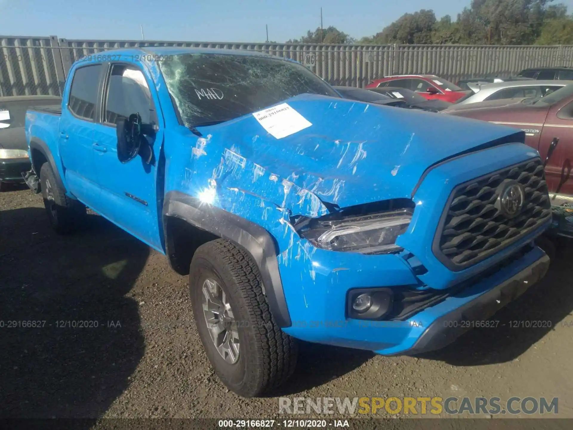 1 Photograph of a damaged car 5TFCZ5AN3LX216107 TOYOTA TACOMA 4WD 2020