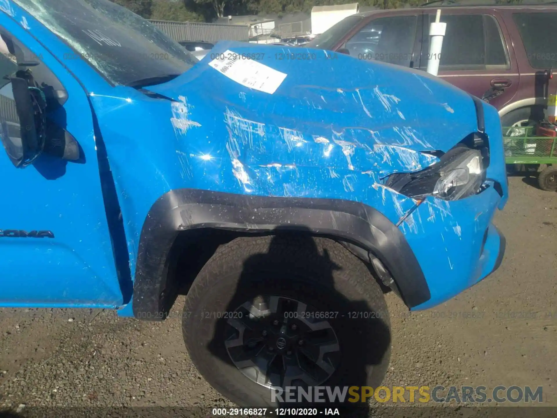 6 Photograph of a damaged car 5TFCZ5AN3LX216107 TOYOTA TACOMA 4WD 2020