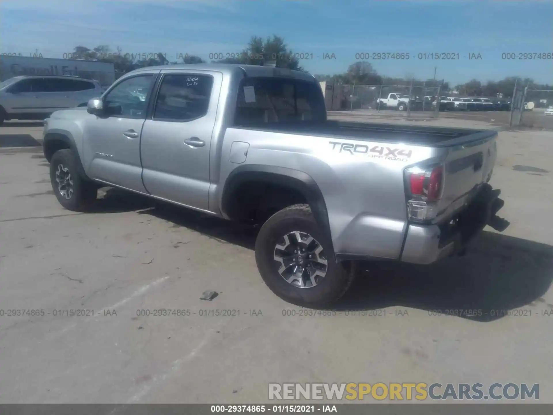 3 Photograph of a damaged car 5TFCZ5AN3LX223803 TOYOTA TACOMA 4WD 2020