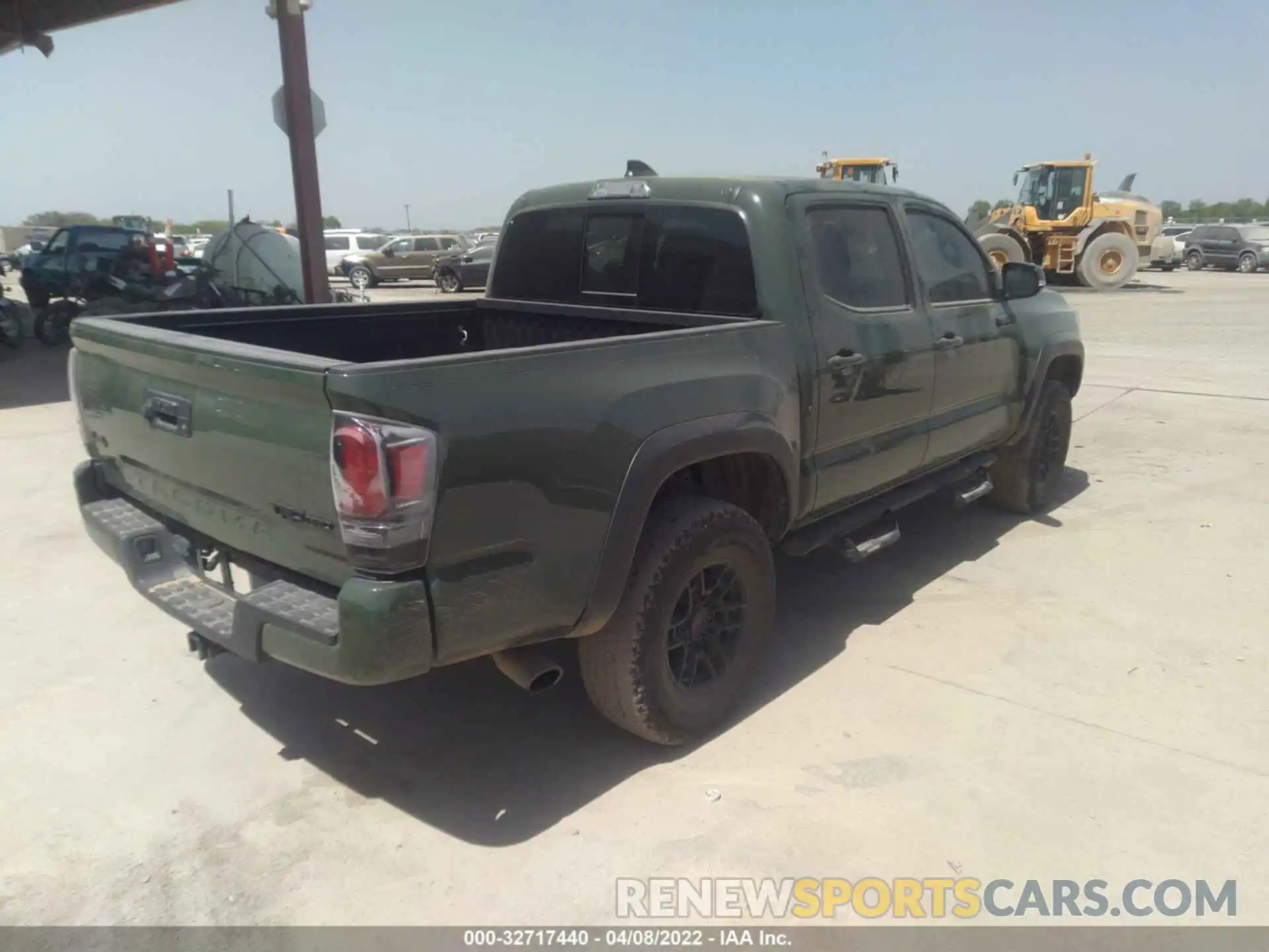 4 Фотография поврежденного автомобиля 5TFCZ5AN3LX231349 TOYOTA TACOMA 4WD 2020