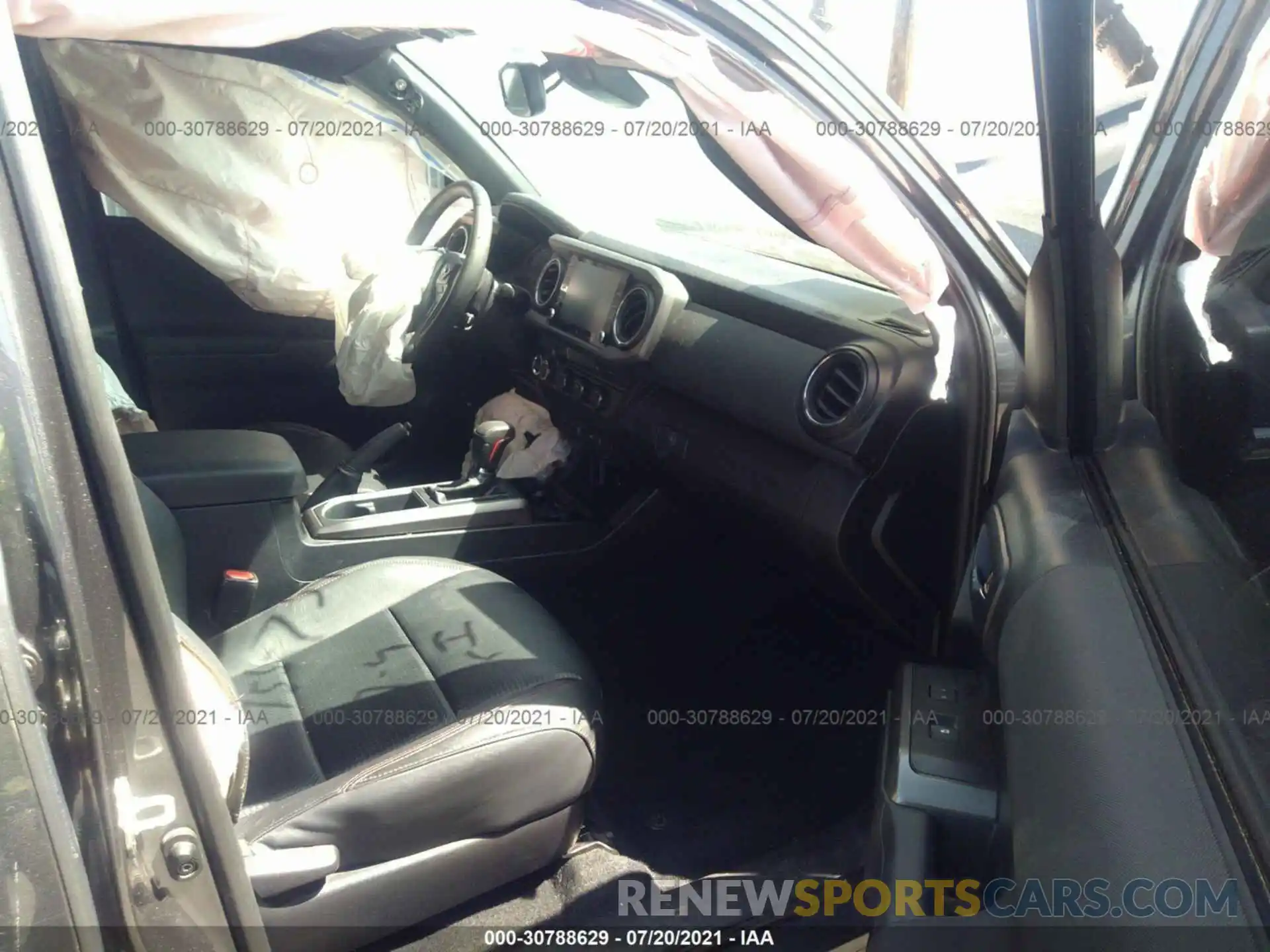 5 Photograph of a damaged car 5TFCZ5AN3LX231898 TOYOTA TACOMA 4WD 2020