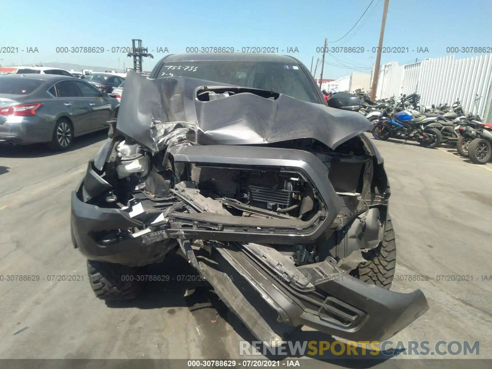 6 Photograph of a damaged car 5TFCZ5AN3LX231898 TOYOTA TACOMA 4WD 2020