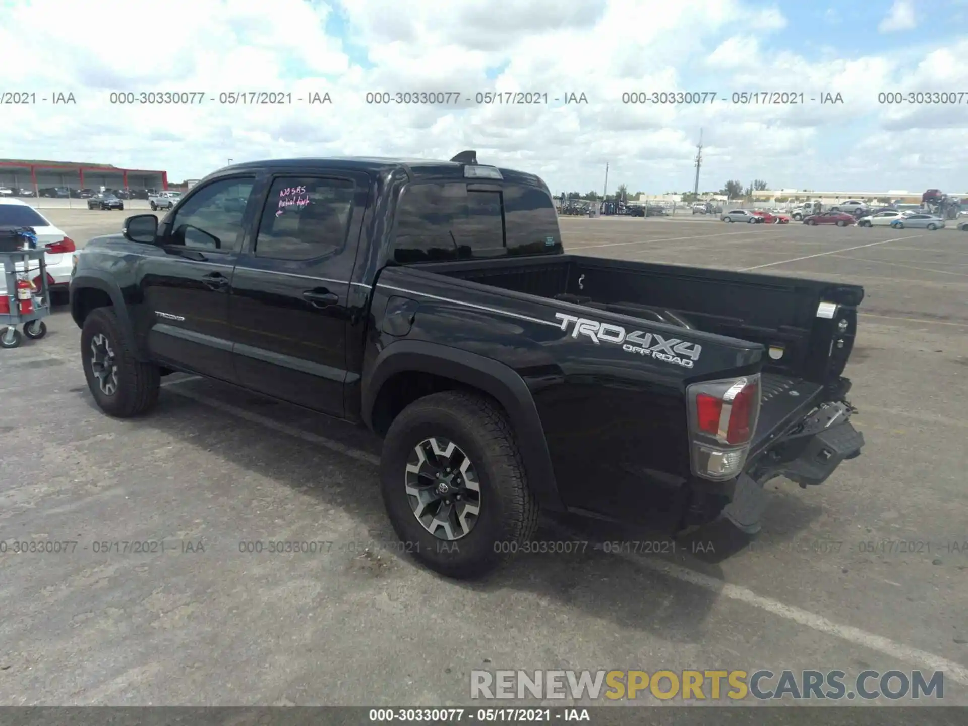 3 Фотография поврежденного автомобиля 5TFCZ5AN3LX234123 TOYOTA TACOMA 4WD 2020