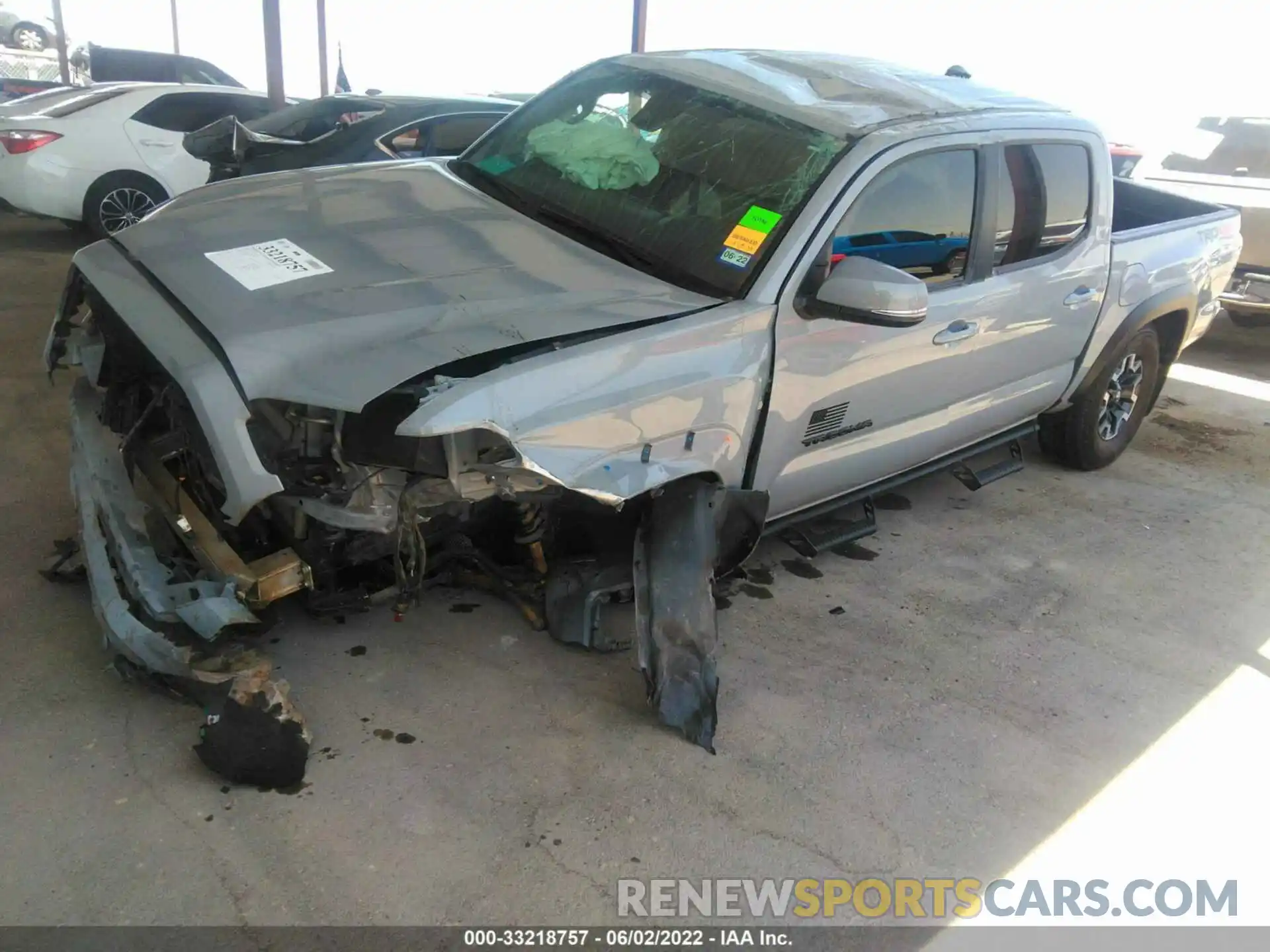 2 Photograph of a damaged car 5TFCZ5AN3LX235143 TOYOTA TACOMA 4WD 2020