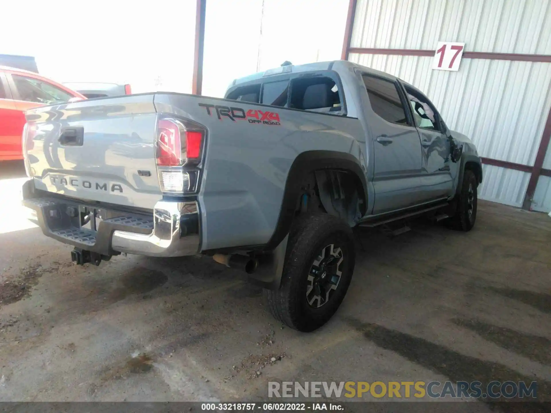 4 Photograph of a damaged car 5TFCZ5AN3LX235143 TOYOTA TACOMA 4WD 2020