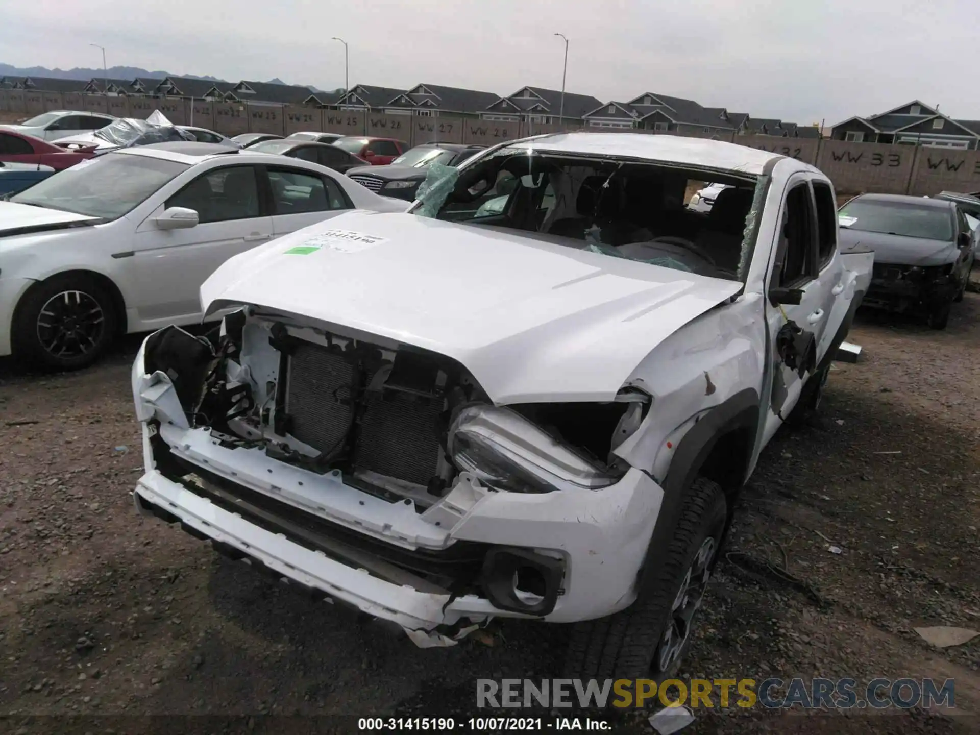 6 Photograph of a damaged car 5TFCZ5AN3LX242125 TOYOTA TACOMA 4WD 2020