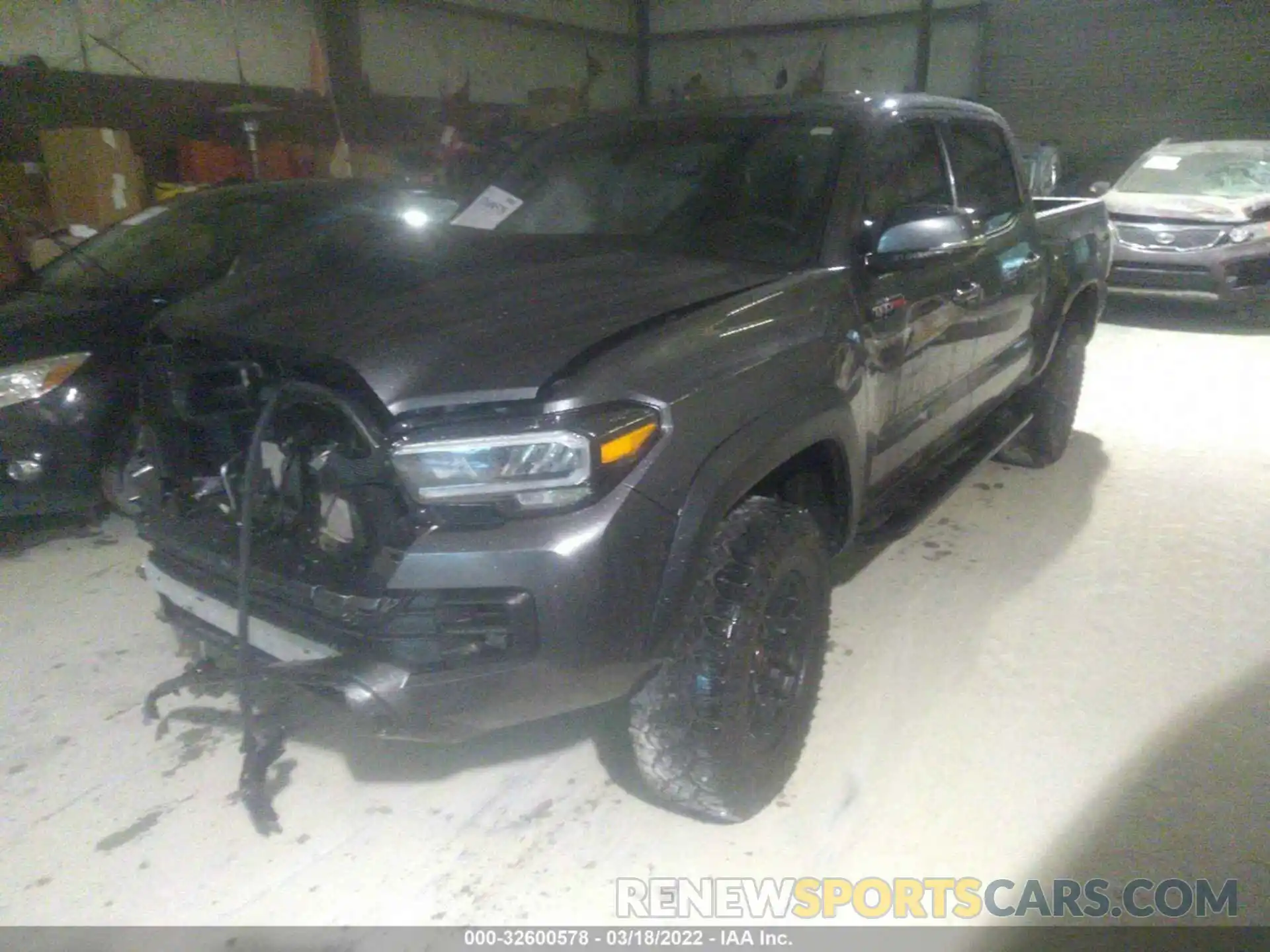 2 Photograph of a damaged car 5TFCZ5AN3LX244019 TOYOTA TACOMA 4WD 2020