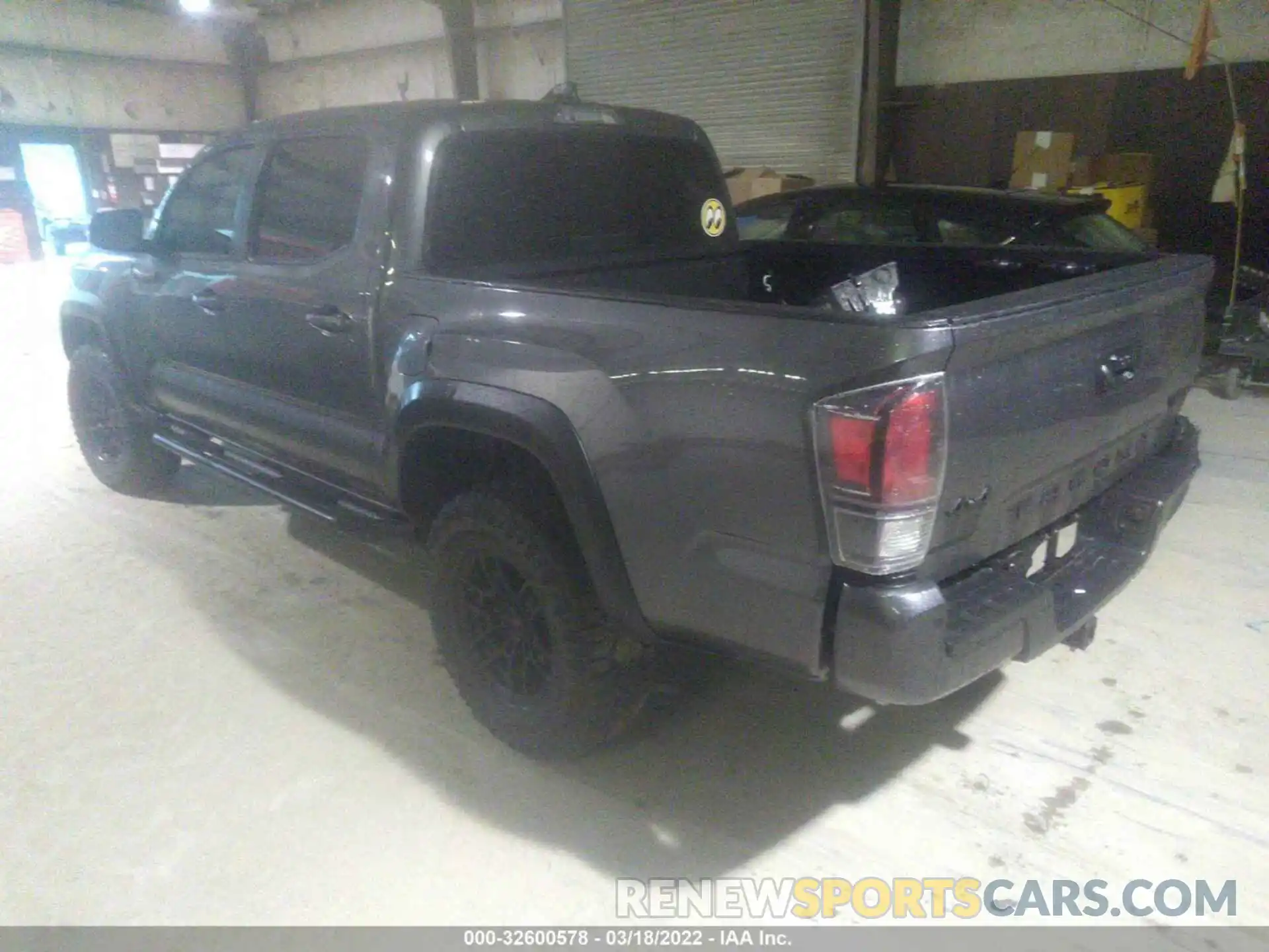 3 Photograph of a damaged car 5TFCZ5AN3LX244019 TOYOTA TACOMA 4WD 2020