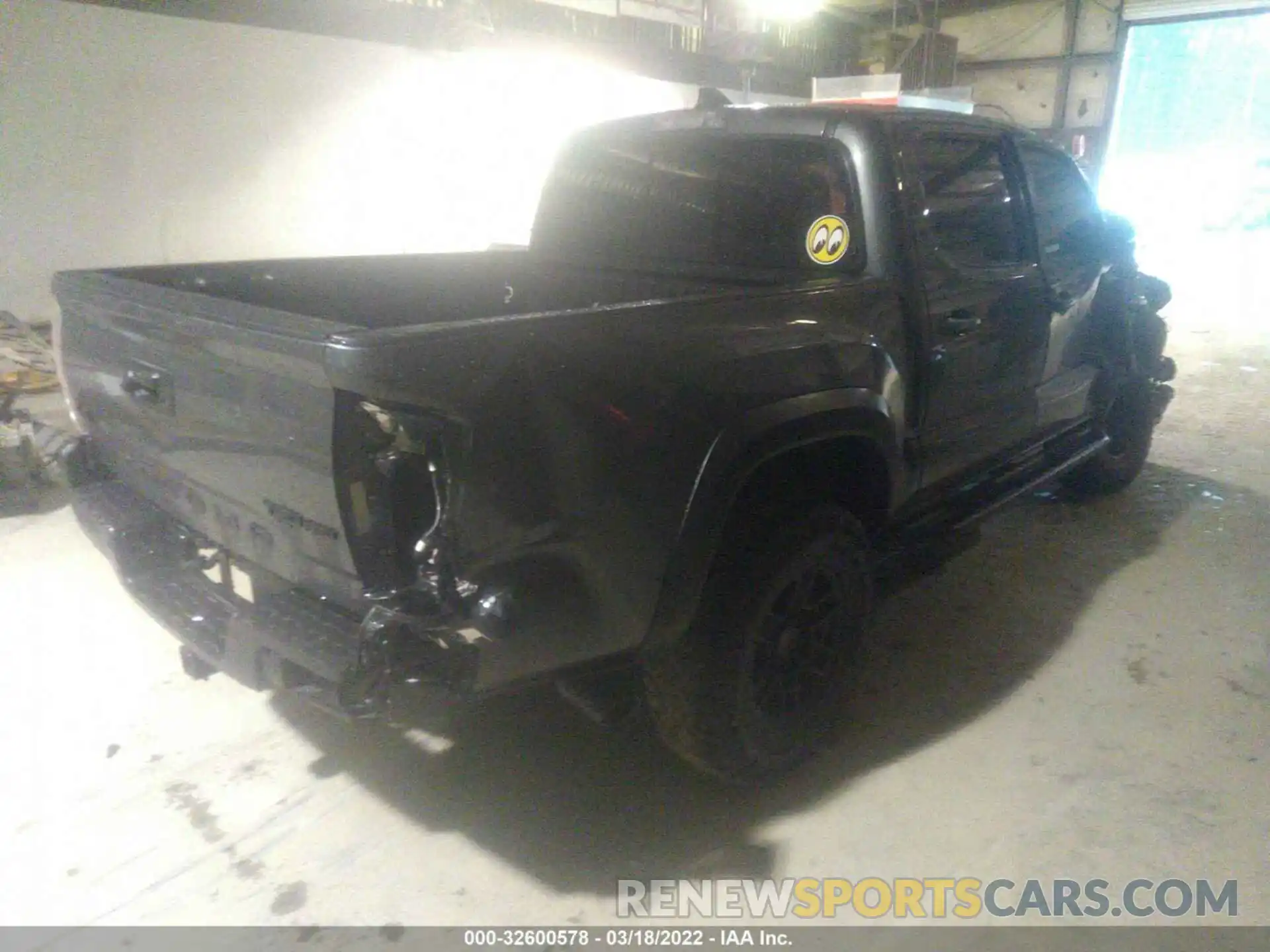 4 Фотография поврежденного автомобиля 5TFCZ5AN3LX244019 TOYOTA TACOMA 4WD 2020