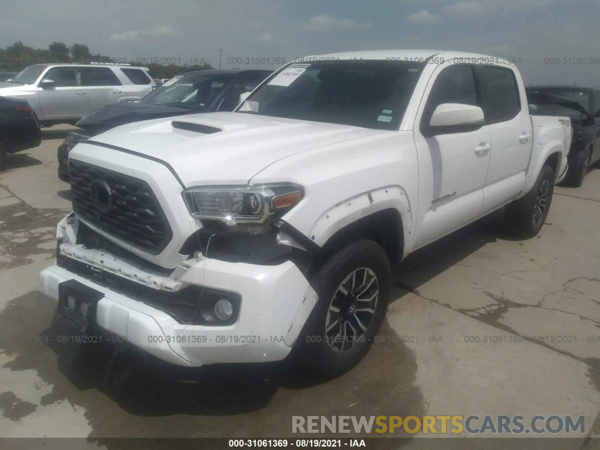 2 Photograph of a damaged car 5TFCZ5AN4LX221171 TOYOTA TACOMA 4WD 2020