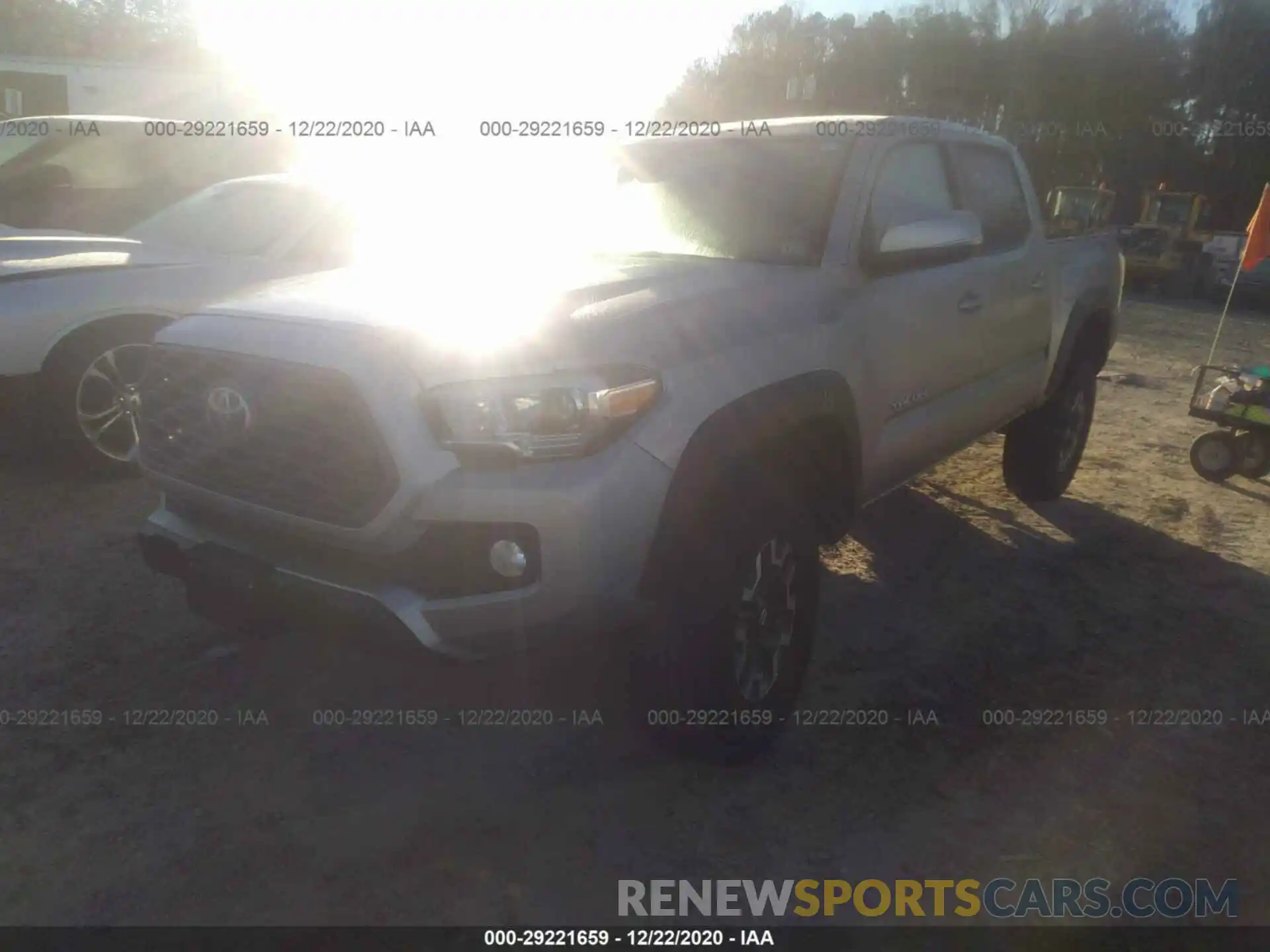 2 Photograph of a damaged car 5TFCZ5AN4LX224068 TOYOTA TACOMA 4WD 2020