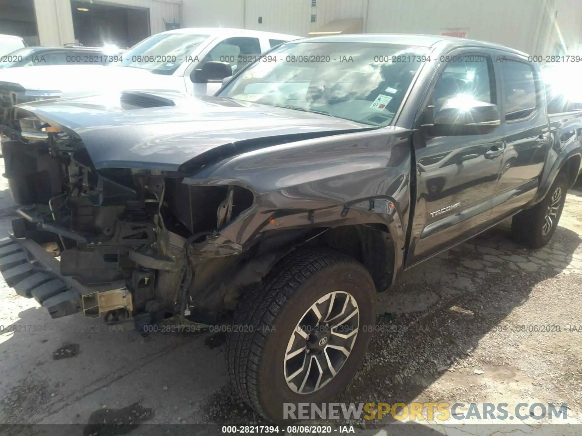 2 Photograph of a damaged car 5TFCZ5AN4LX225527 TOYOTA TACOMA 4WD 2020