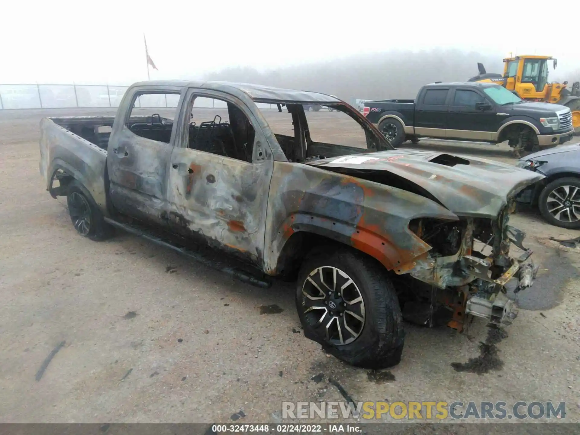 1 Photograph of a damaged car 5TFCZ5AN4LX236768 TOYOTA TACOMA 4WD 2020