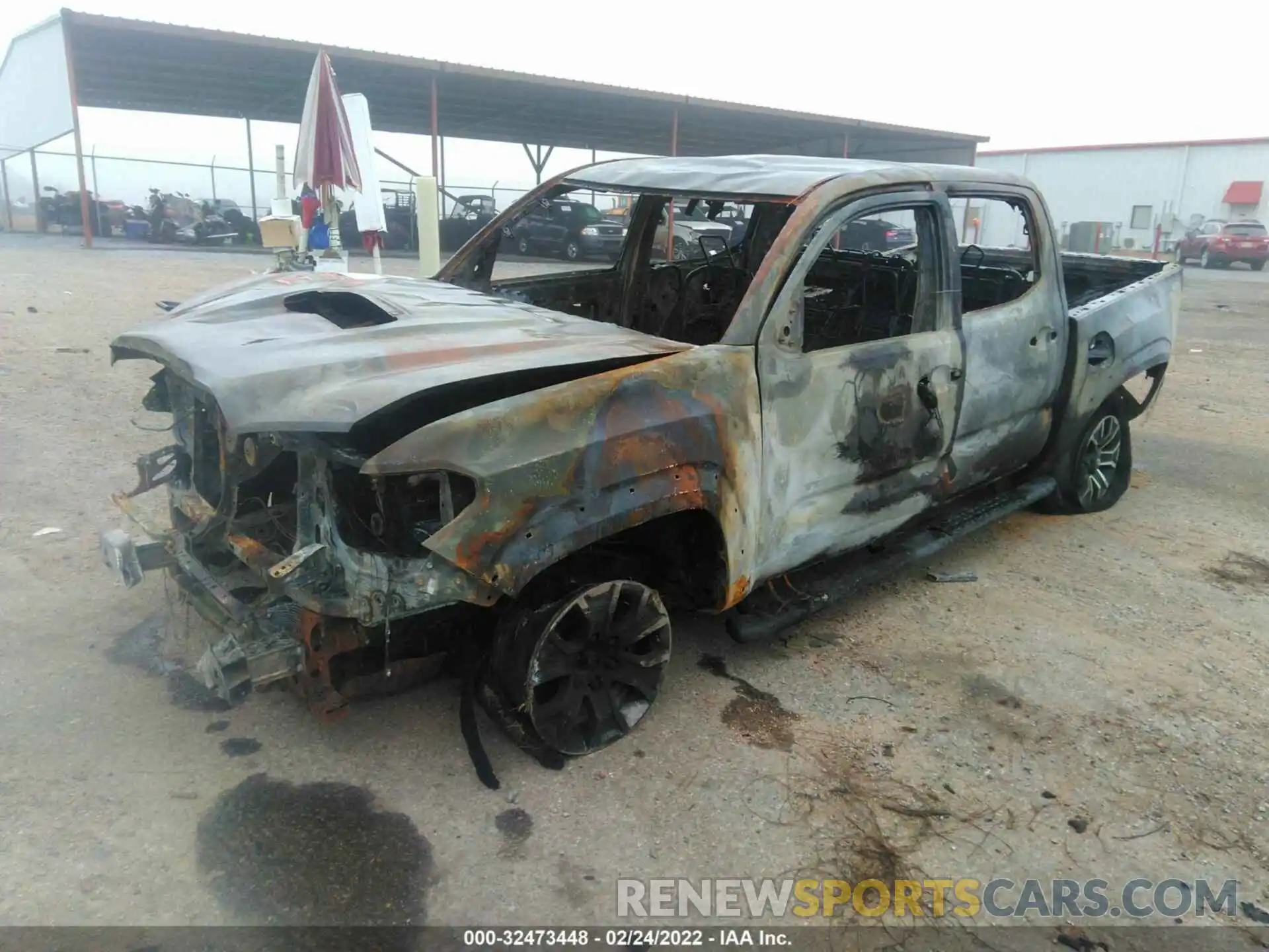 2 Photograph of a damaged car 5TFCZ5AN4LX236768 TOYOTA TACOMA 4WD 2020