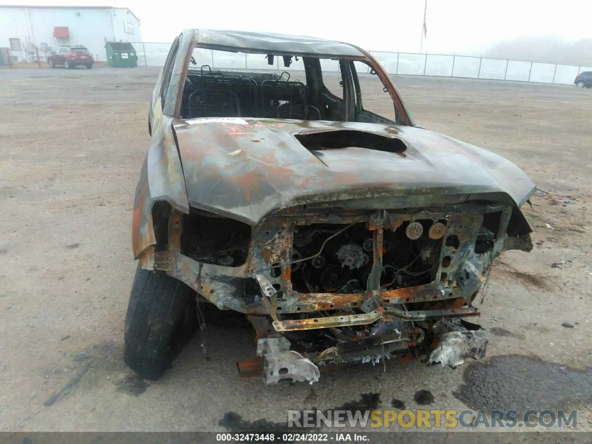 6 Photograph of a damaged car 5TFCZ5AN4LX236768 TOYOTA TACOMA 4WD 2020