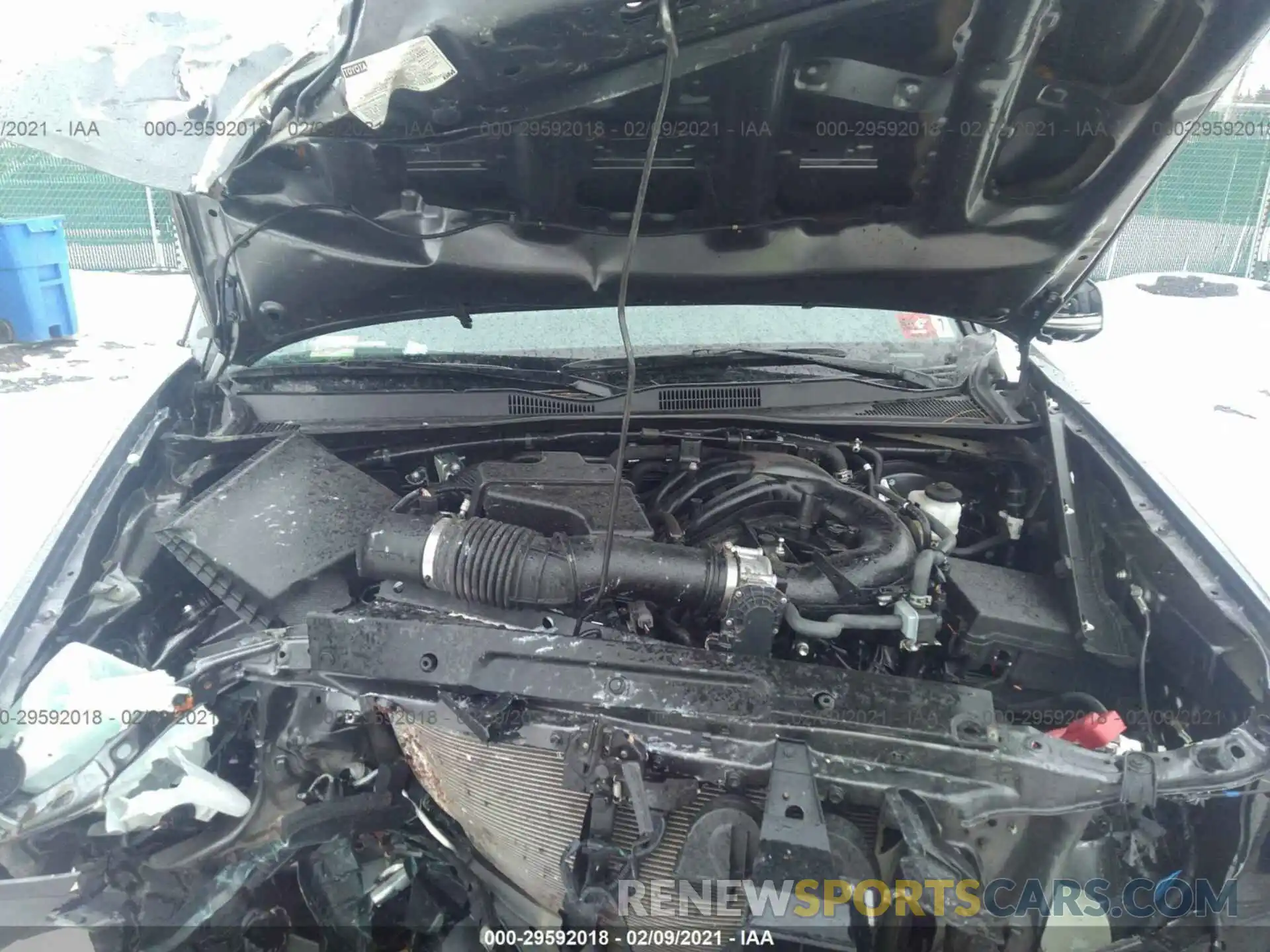 10 Photograph of a damaged car 5TFCZ5AN4LX237161 TOYOTA TACOMA 4WD 2020