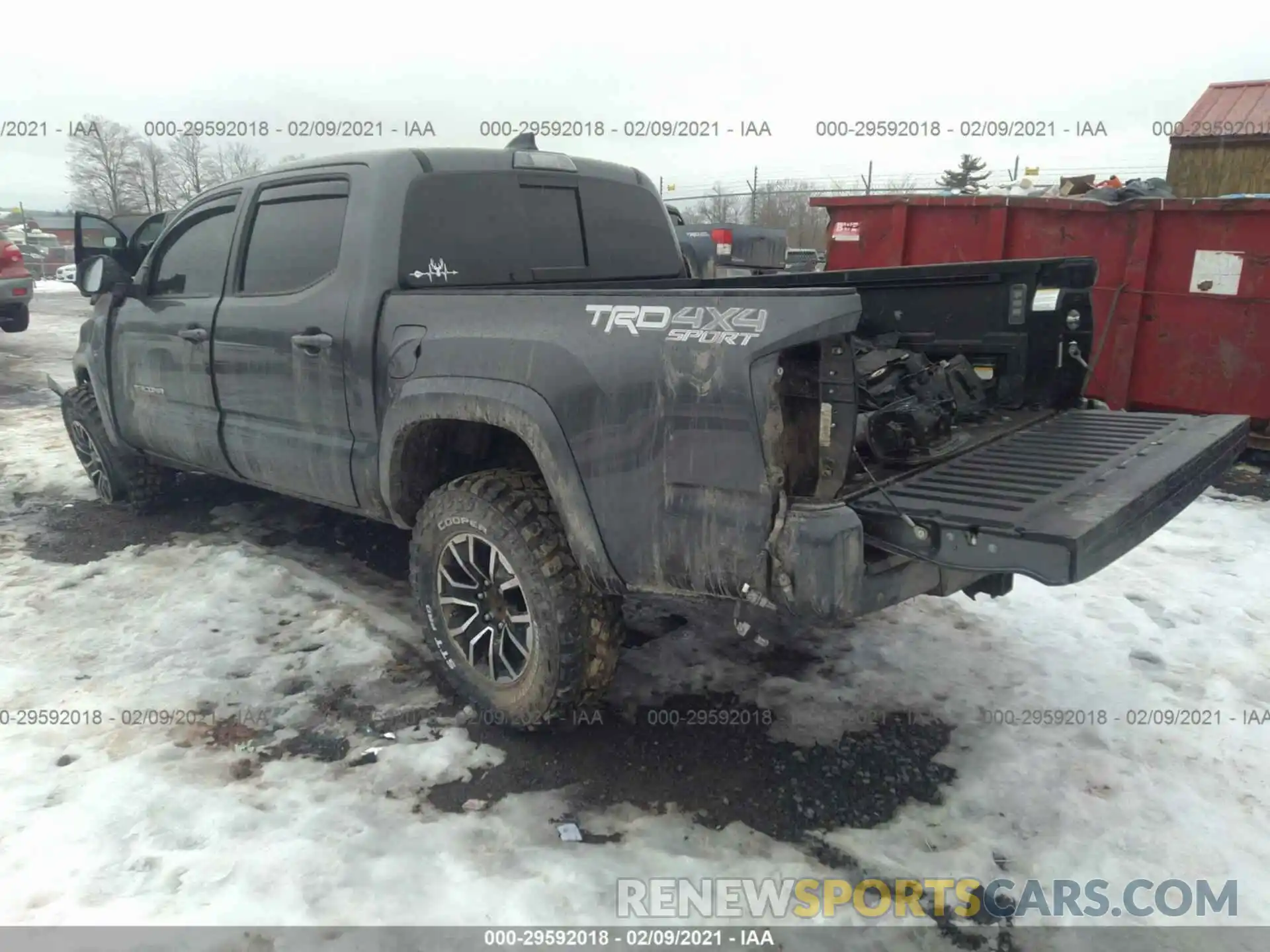 3 Photograph of a damaged car 5TFCZ5AN4LX237161 TOYOTA TACOMA 4WD 2020