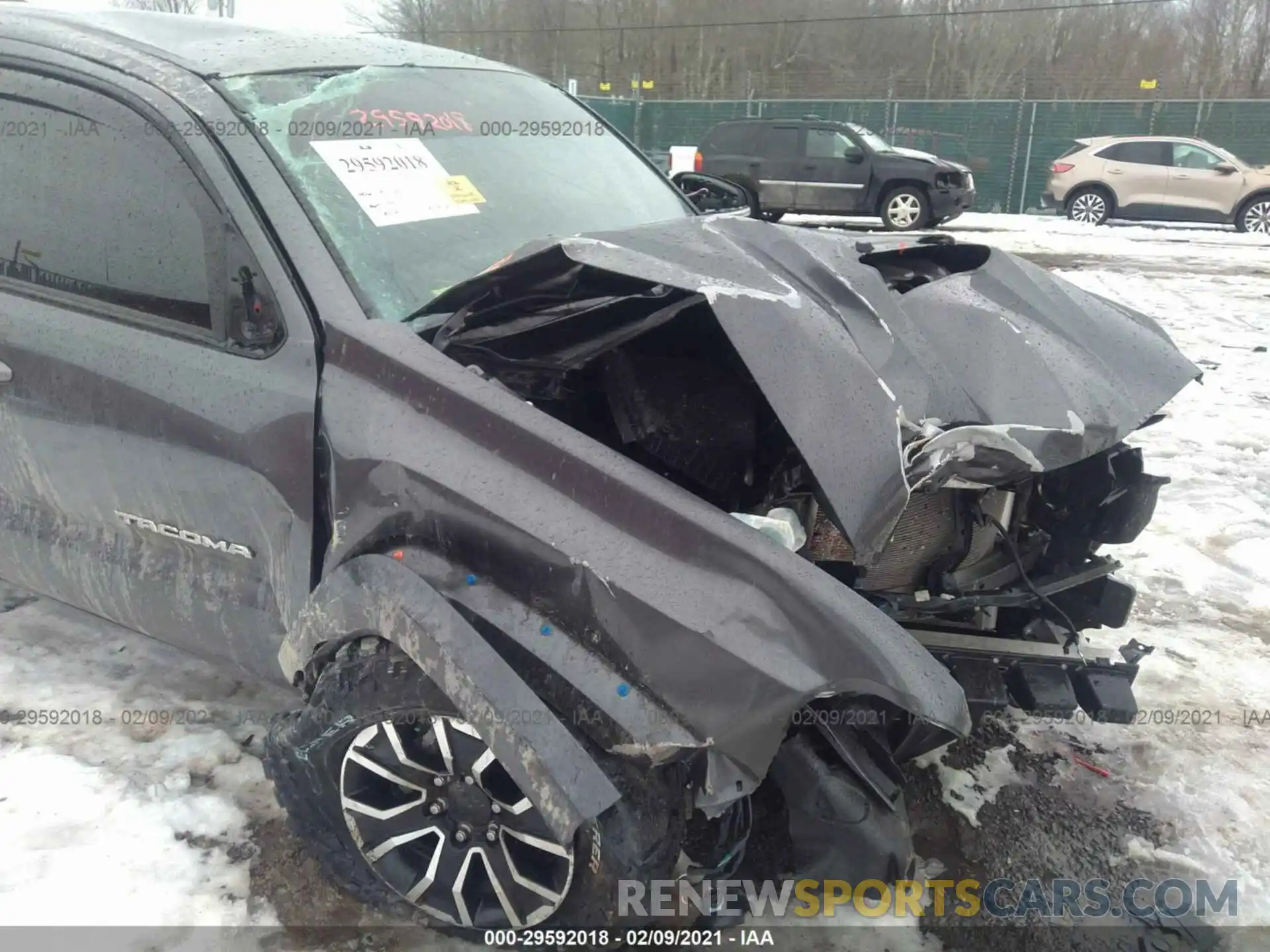 6 Photograph of a damaged car 5TFCZ5AN4LX237161 TOYOTA TACOMA 4WD 2020