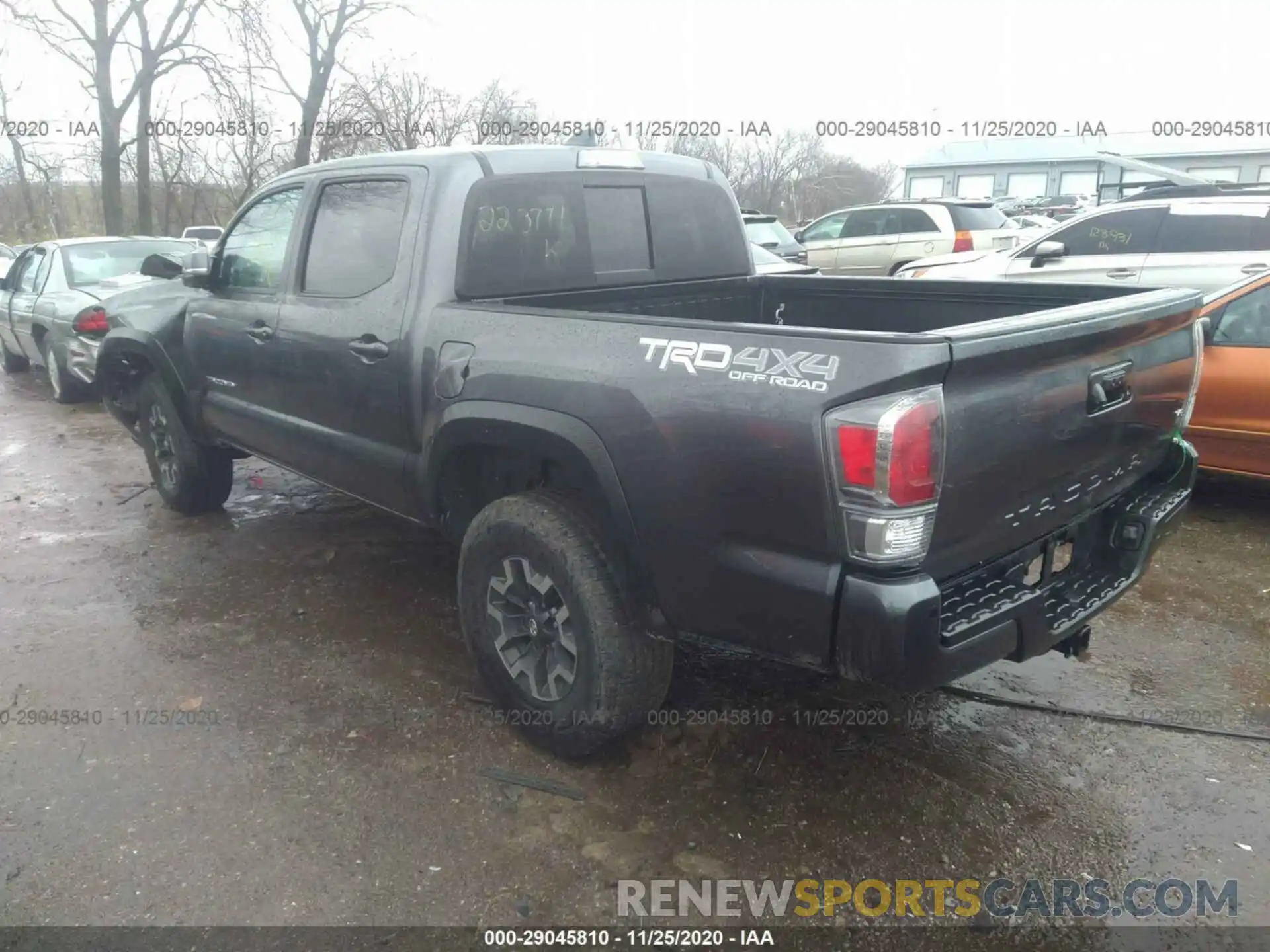 3 Photograph of a damaged car 5TFCZ5AN5LX223771 TOYOTA TACOMA 4WD 2020