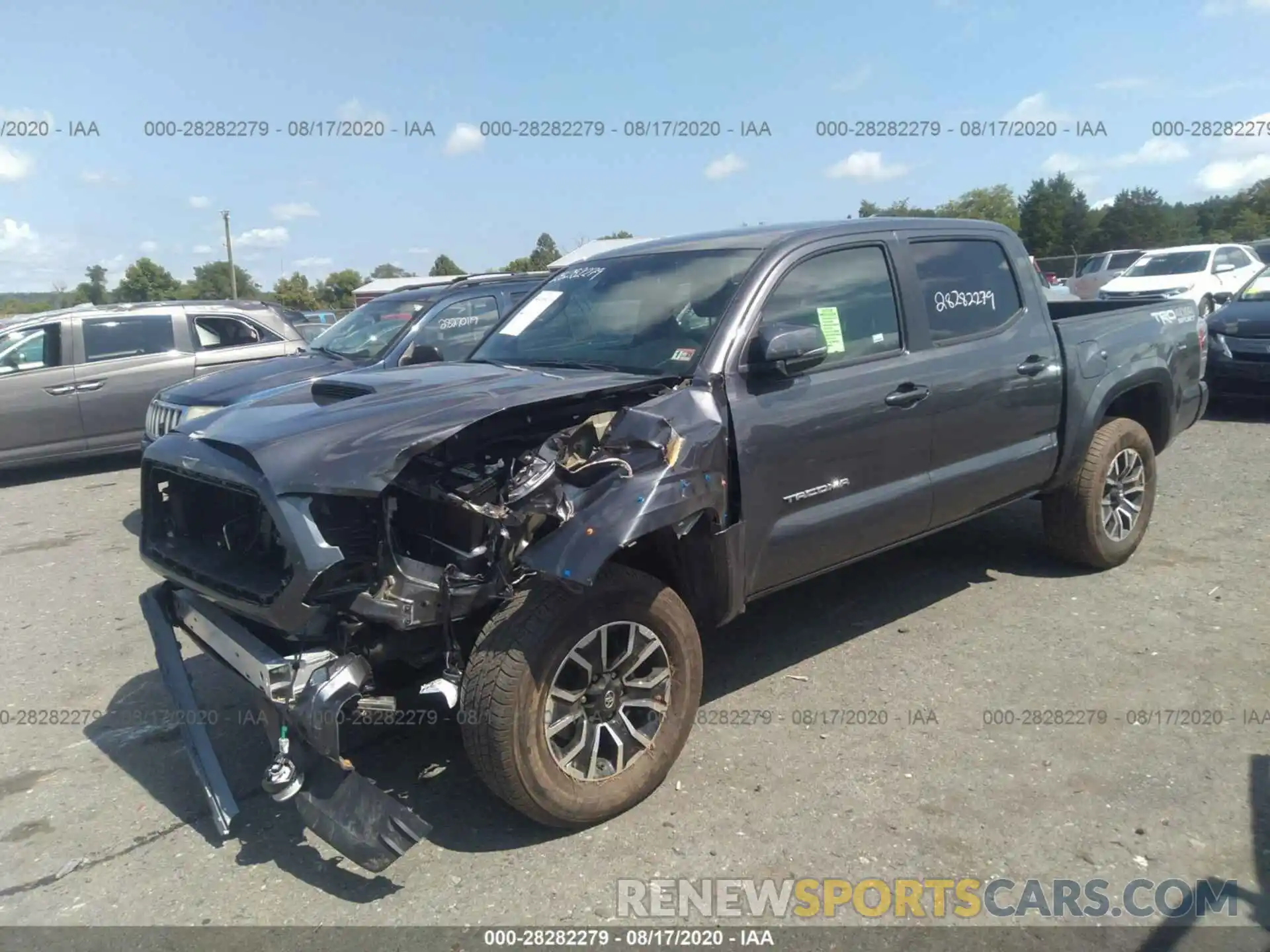 2 Фотография поврежденного автомобиля 5TFCZ5AN5LX224757 TOYOTA TACOMA 4WD 2020