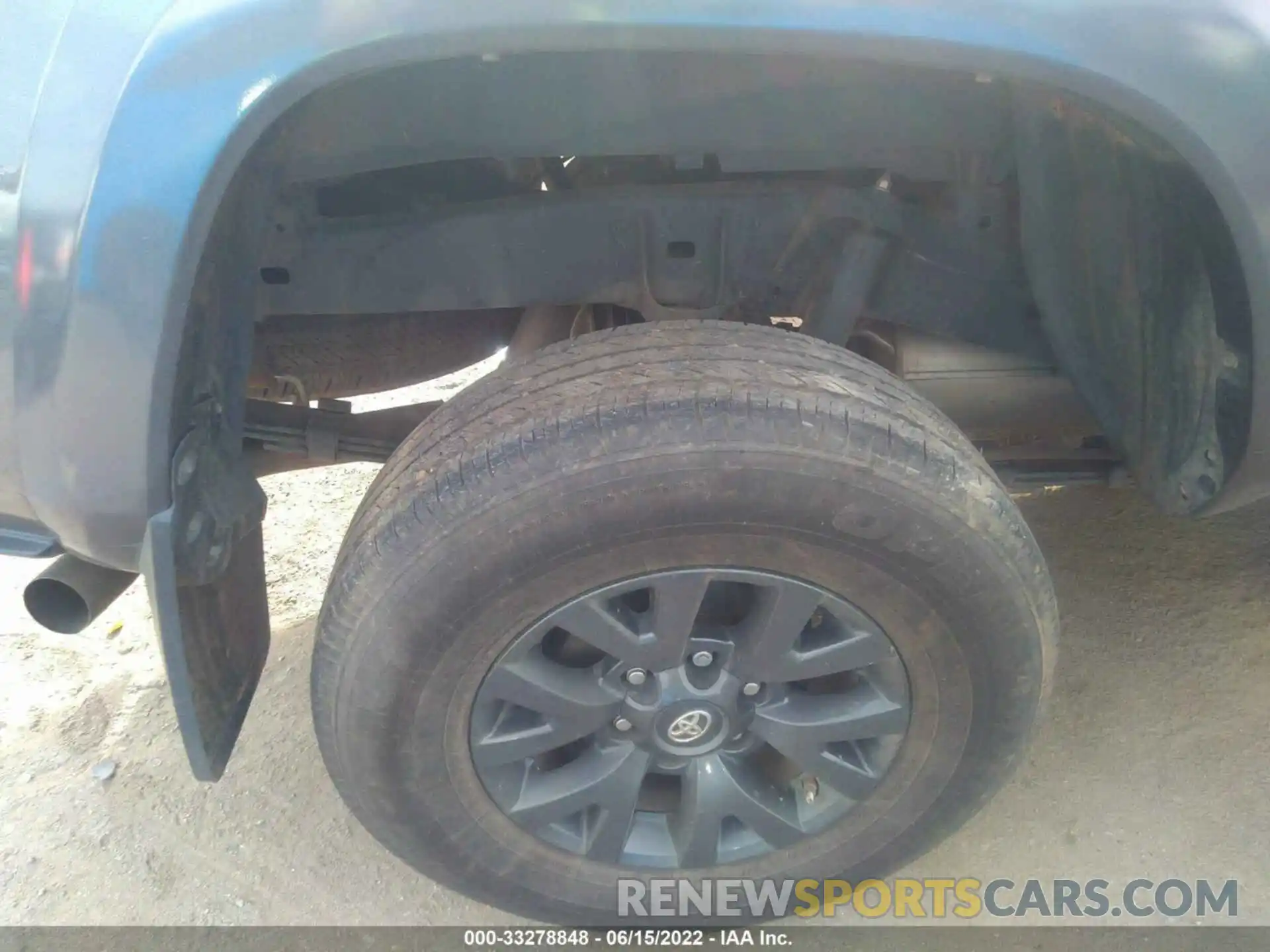 15 Photograph of a damaged car 5TFCZ5AN5LX229280 TOYOTA TACOMA 4WD 2020