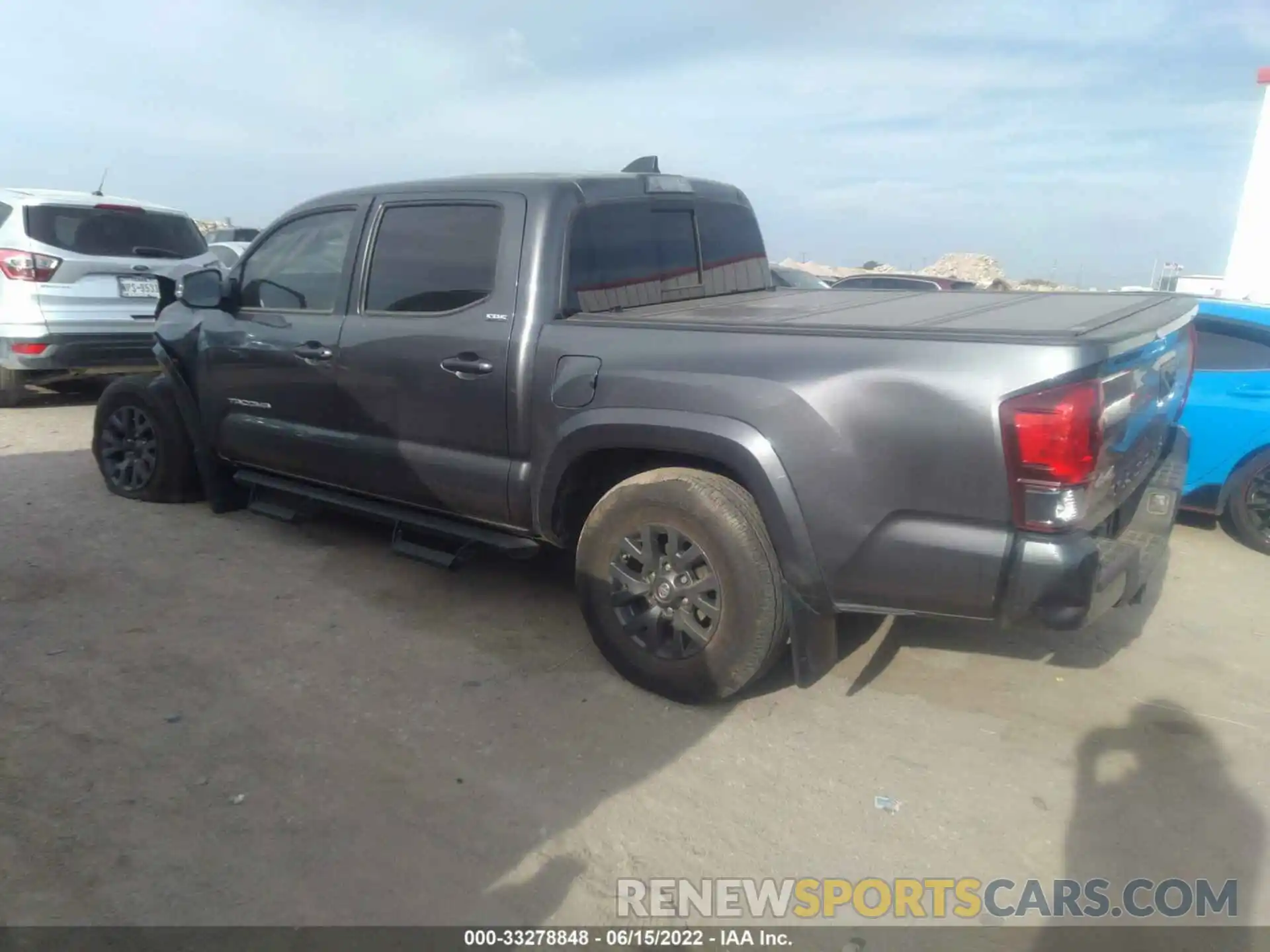 3 Photograph of a damaged car 5TFCZ5AN5LX229280 TOYOTA TACOMA 4WD 2020