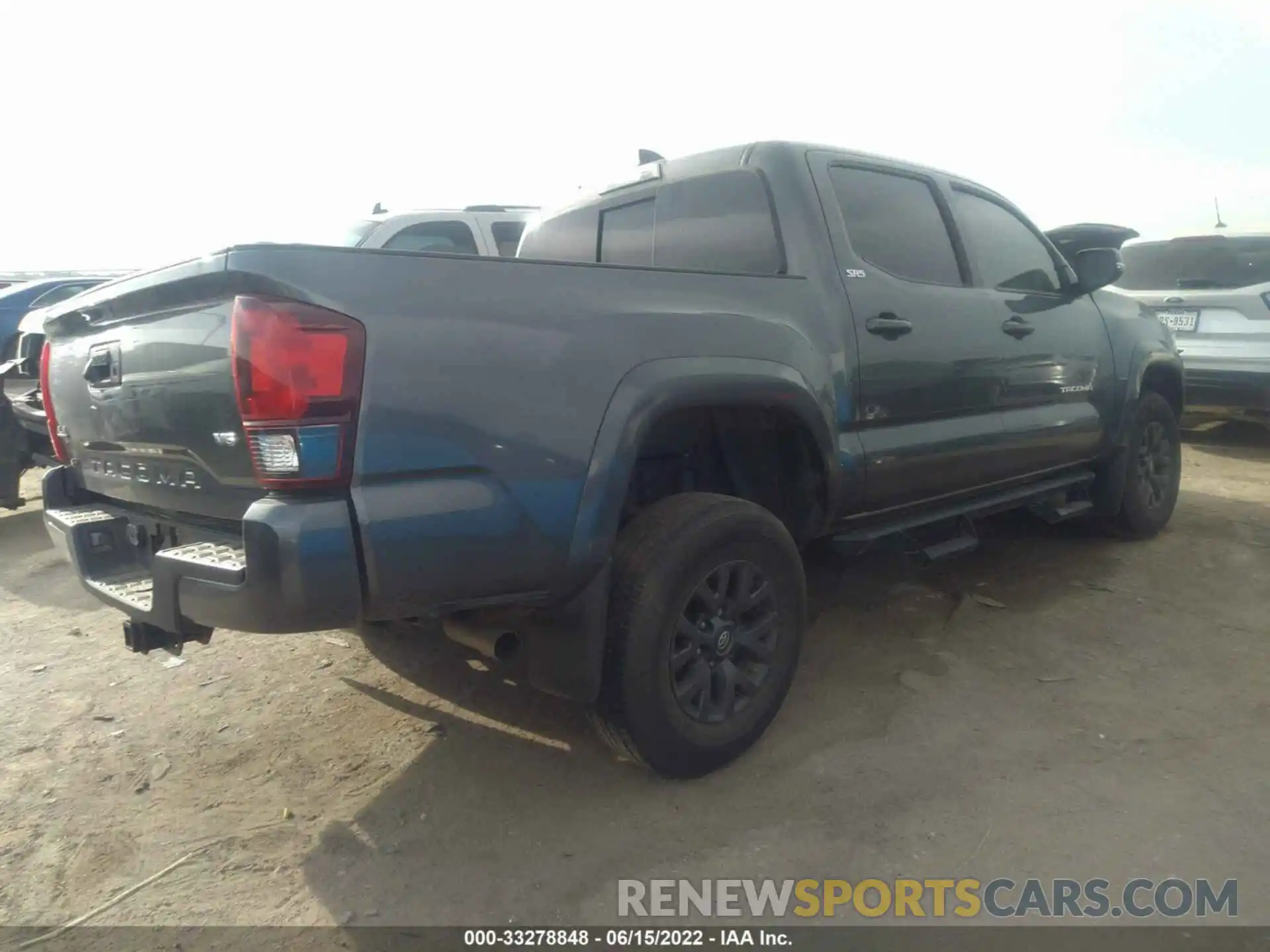 4 Фотография поврежденного автомобиля 5TFCZ5AN5LX229280 TOYOTA TACOMA 4WD 2020