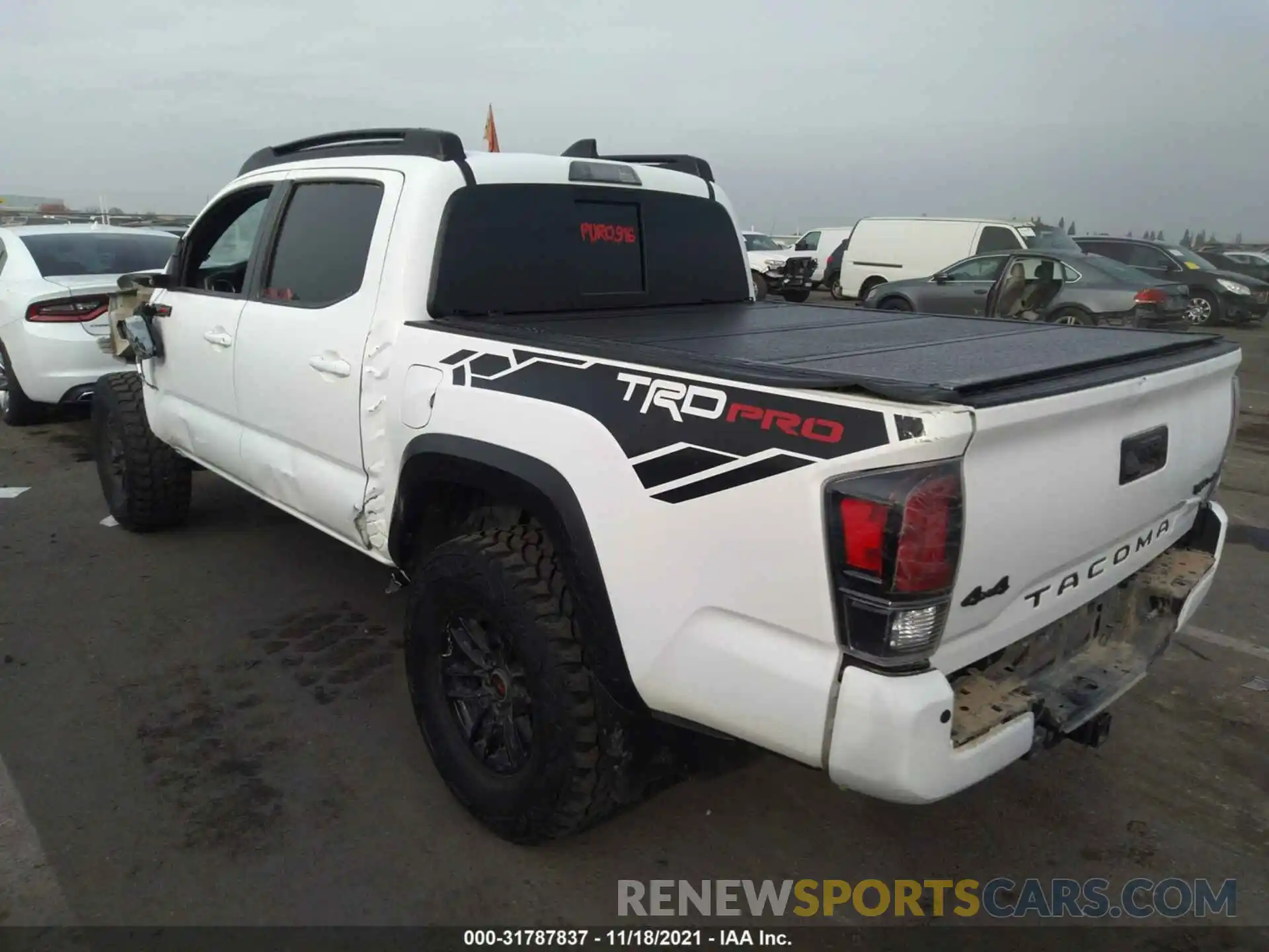 3 Photograph of a damaged car 5TFCZ5AN5LX232194 TOYOTA TACOMA 4WD 2020