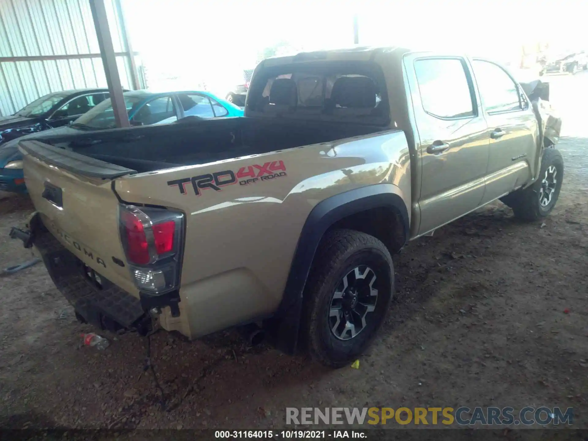 4 Photograph of a damaged car 5TFCZ5AN5LX232230 TOYOTA TACOMA 4WD 2020